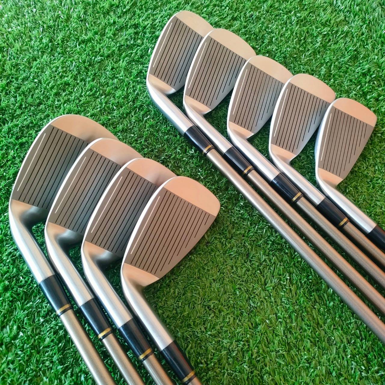 ชุดเหล็ก MTEC PROFESSIONAL DESIGN ของใหม่!!! ไม่เคยใช้งาน!!! มีเหล็ก 3 - 9 เเละ PW SW ก้าน MTEC FLEX R SOLE งามมาก ออกแบบโดยช่างระดับโลก!! มือหนึ่ง ของแท้ BY NakaraLuxurious