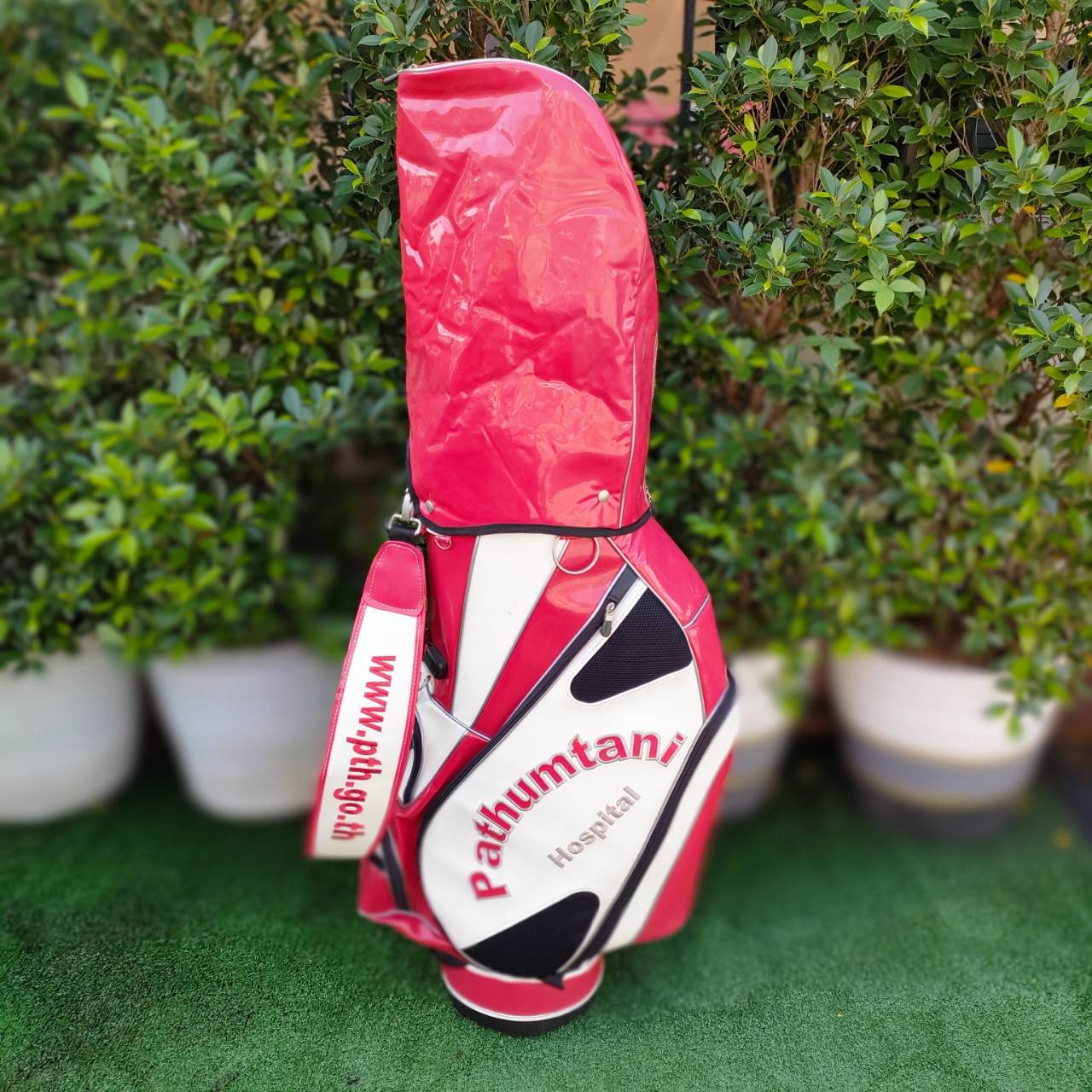 ถุงกอล์ฟ PATHUMTANI HOSPITAL มือสอง สภาพสวย หนังแก้วสวย ถุง TOUR ใบใหญ่ ราคาสุดพิเศษ