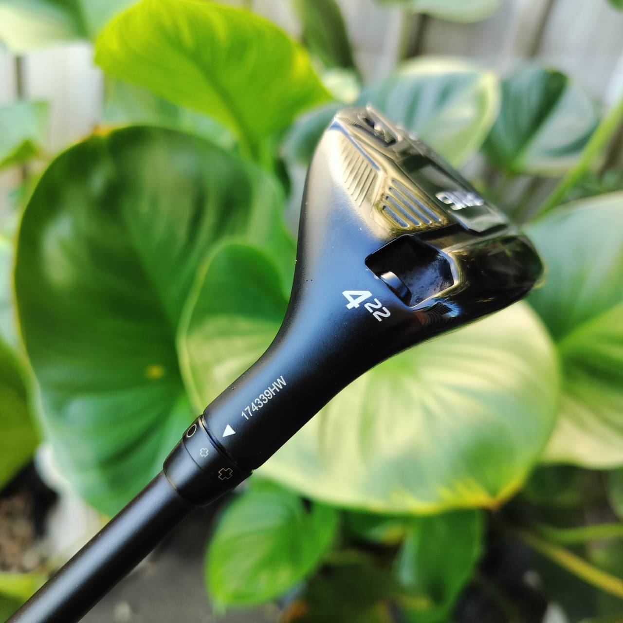 HYBRID 4 PING G425 องศา 22 ค่า MOI สูงขึ้นถึง 23% จากรุ่นก่อน ทำจากวัสดุ High Strength Maraging C300 ที่เบาและบางแต่ทนทาน สร้างแรงดีดได้สูงที่สุด ไม้กอล์ฟพรีเมี่ยมมือสอง ของแท้ By NakaraLuxurious