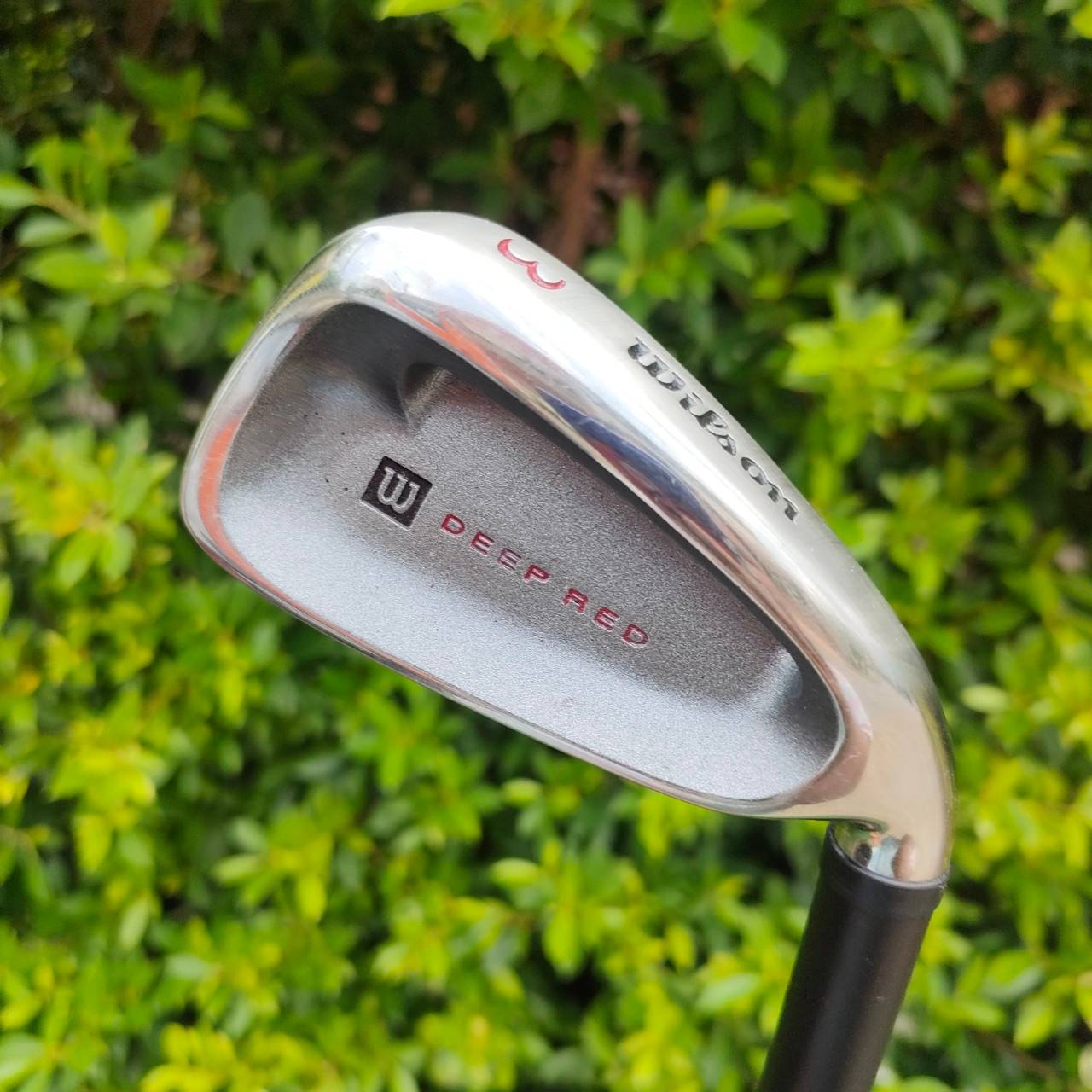 ชุดเหล็ก WILSON DEEP RED มีเหล็ก 3-9 เเละ PW SW ก้าน FATSHAFT TRI-PLY FLEX R ก้านชุดนี้จะเป็นก้านอ้วน ตีได้อย่างมั่นคงแบบมากๆๆ ลดอาการสบัดของก้านได้ดีมาก!! สภาพสวย 98% ไม้กอล์ฟมือสอง ของแท้ BY NakaraLuxurious