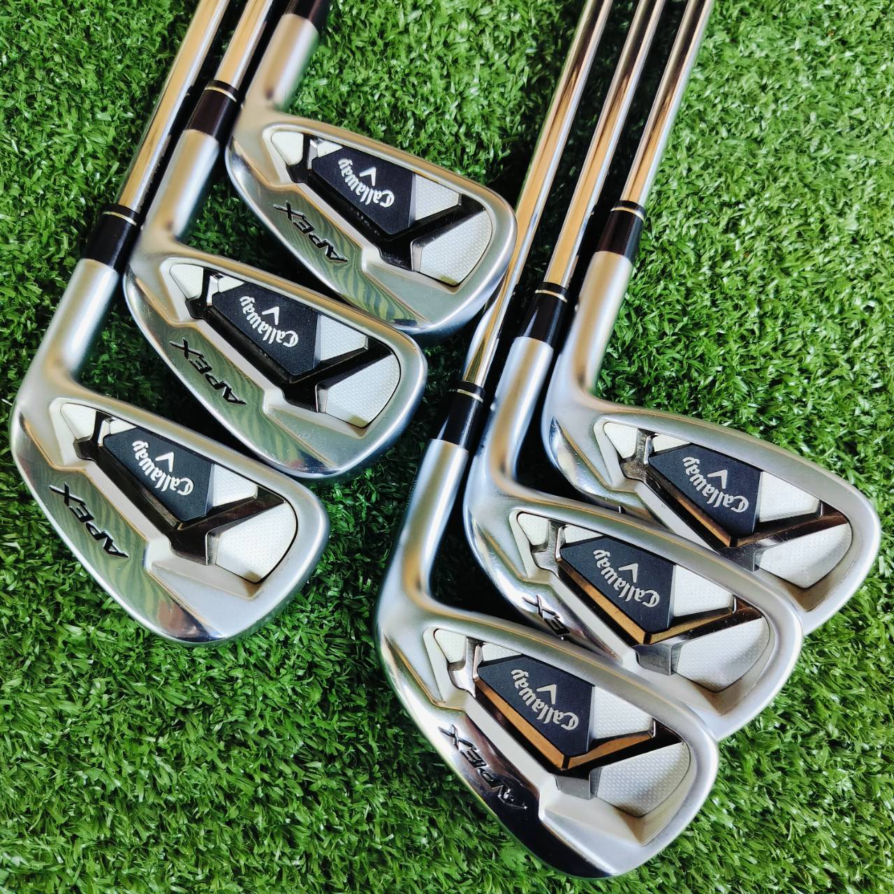 ชุดเหล็ก Callaway APEX 21 FORGED เหล็ก FORGED สุดพรีเมี่ยมขั้นเทพ เหมาะกับนักกอล์ฟ ในทุกระดับฝีมือที่ต้องการเพิ่มระยะเหล็ก ด้วย Flash Face Cup ออกแบบโดย AI สุดยอดดีไซน์ซับซ้อนและแตกต่างกัน ในเหล็กแต่ละเบอร์ ไม้กอล์ฟพรีเมี่ยมมือสอง ของแท้ By NakaraLuxuriou