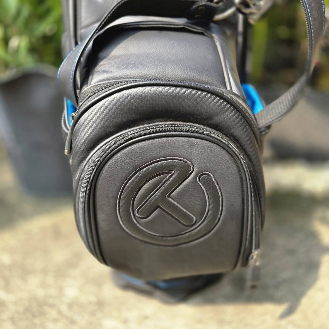 ถุงกอล์ฟ SCOTTY CAMERON TOUR ONLY BACK IN BLACK STAFF BAG RARE TITLEIST CIRCLE T 2019 ของแท้ มือสอง สภาพสวยเดิมตามภาพ หายากมากค่ะ