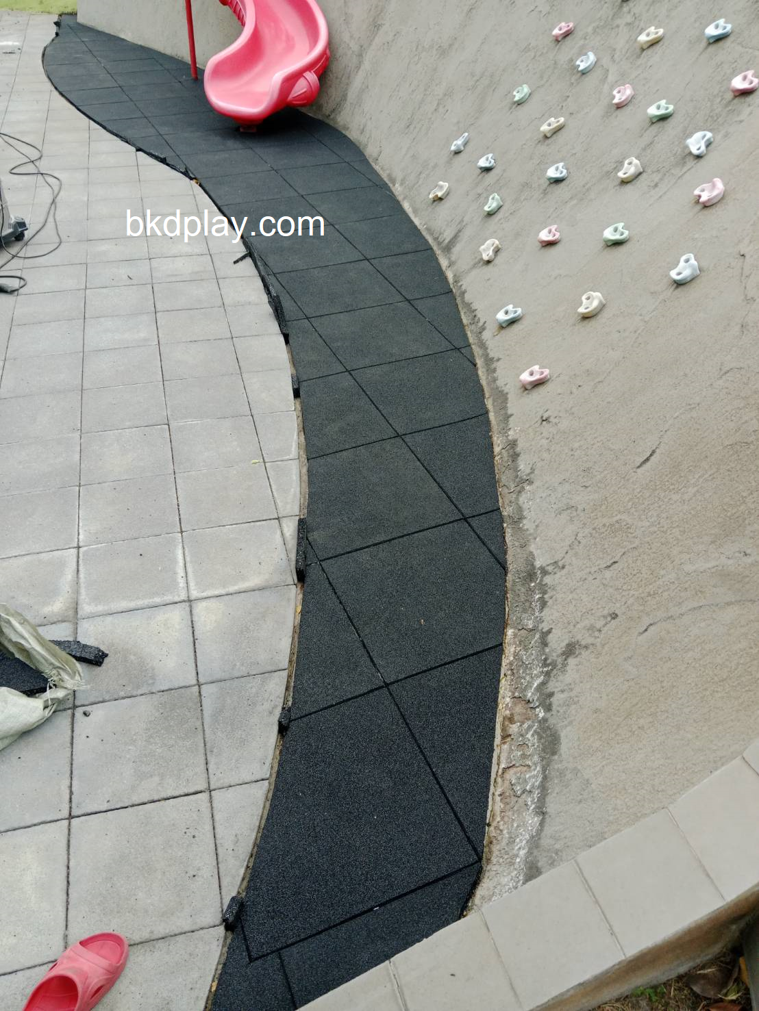 แผ่นยาง EPDM ราคาต่อ1ตร.ม. 4แผ่น แผ่นยางสังเคราะห์ ,แผ่นปูกันกระแทก,แผ่นปูพื้นสนามเด็กเล่น, พื้นยางEPDM ,ปูสนามเด็กเล่น,สนามกีฬา ห้องฟิตเนส พร้อมส่ง ราคาโรงงาน มีสีดำ เทา น้ำเงิน เหลือง แดง เขียว