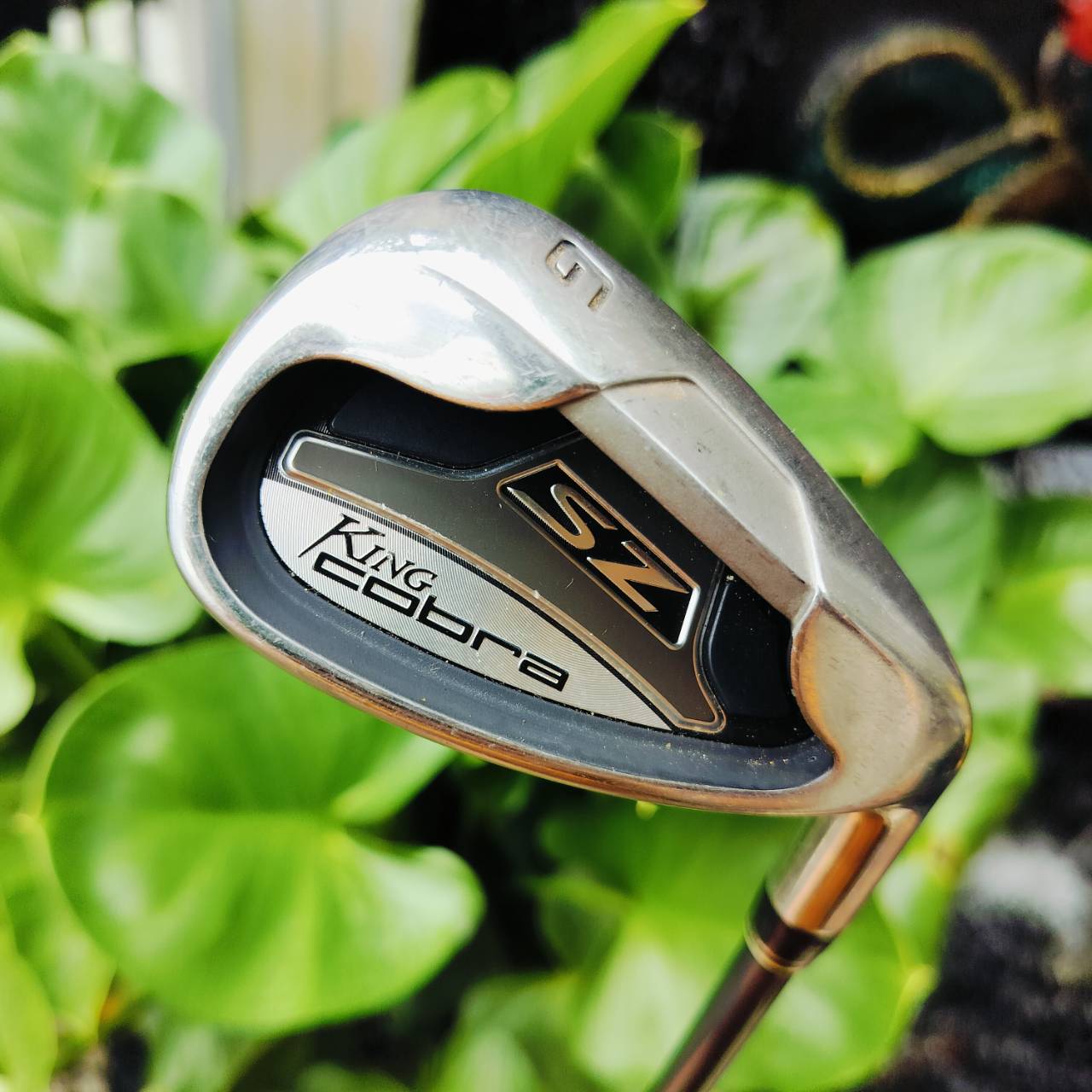 G WEDGE COBRA SZ องศา 49 ก้าน ALDILA DVS - HL 70R WEDGE มี CAVITY ชิพง่ายอย่างมาก ตีเต็มวงก็ได้อย่างสบาย ระยะขึ้นกรีน ระยะแอพโพรชเลยค่ะ ไม้กอล์ฟพรีเมี่ยมมือสอง ของแท้ By NakaraLuxurious