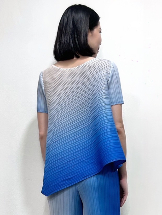 ปรับราคาลง20%!! 2MUAY รุ่น GJO2900-9 เสื้อพลีทคุณภาพ SHORT SLEEVE ASYMMETRIC GRADIENT PLEATED TOP 4 สี FREE SIZE
