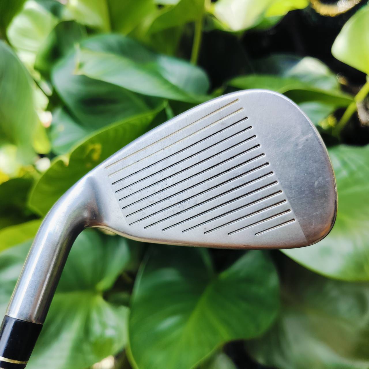 ชุดเหล็ก Taylormade RAC OS ใบใหญ่ ตีไกลกว่าปกติมาก เนื้องจากตุ้มน้ำหนัก ที่ซ่อนอยู่หลังของหน้าไม้ ช่วยให้เข้าแบอลหนักๆ เพิ่มระยะแบบสุดๆ ไม้กอล์ฟพรีเมี่ยมมือสอง ของแท้ By NakaraLuxurious