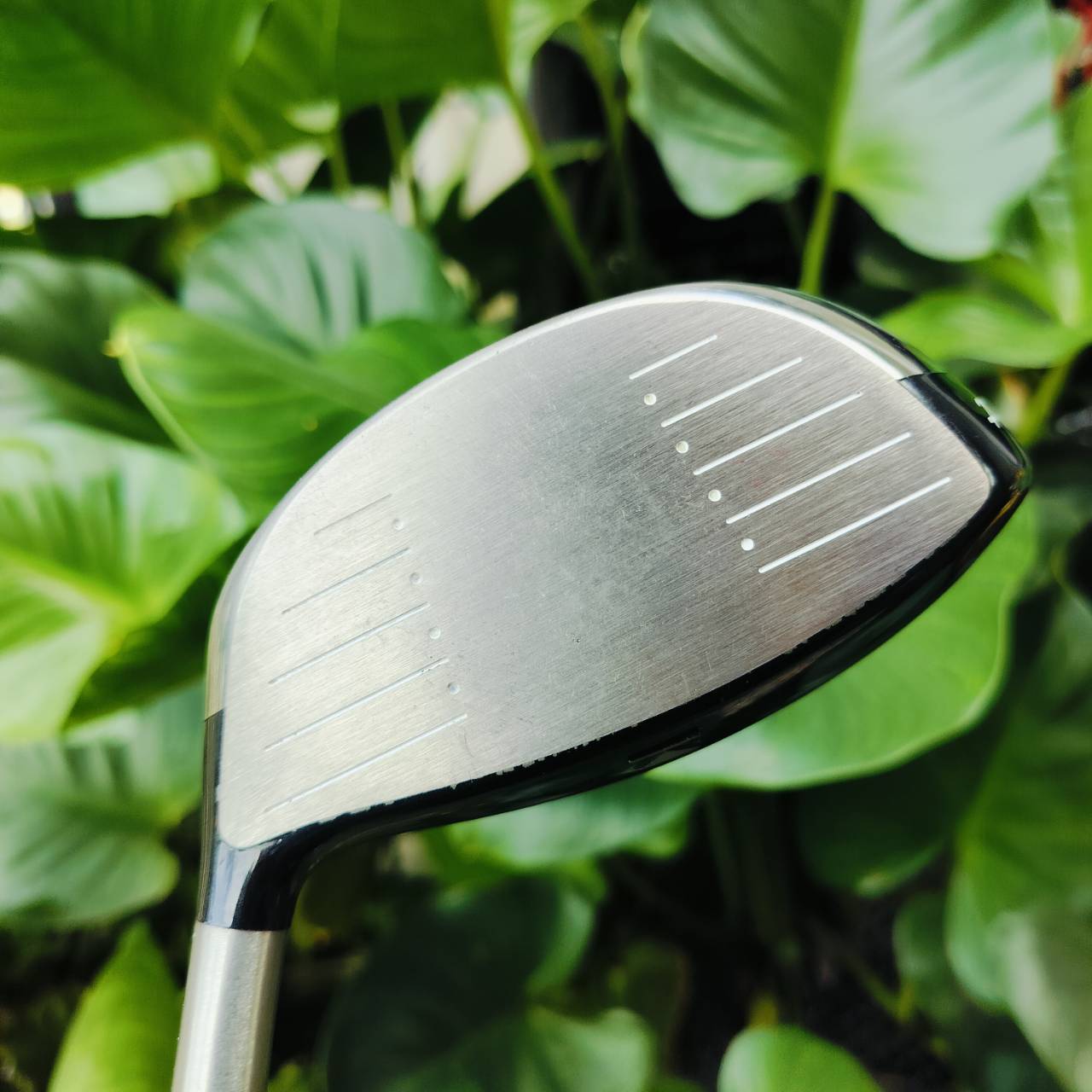 DRIVER TITLEIST 909D2 องศา 9.5 ก้าน TOUR AD MJ - 6S ก้านสุดพรีเมี่ยม หัวใหญ่ ตีง่าย ตีไกล และ Titleist ตีสนุกมากๆ ราคารุ่นนี้ลงเยอะ ของดีราคาถูกจริงๆ พลาดไม่ได้!!! ไม้กอล์ฟพรีเมี่ยมมือสอง ของแท้ By NakaraLuxurious