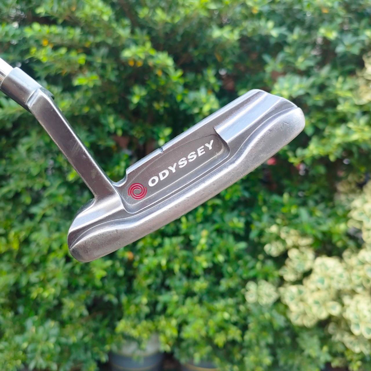 PUTTER ODYSSEY WHITE ICE 355 G ความยาว 34 นิ้ว หน้านุ่มๆและเกาะไลน์มาก ถ่วงบล๊านซ์น้ำหนัก บนล่าง ไว้อย่างดีมาก!! ไม้กอล์ฟมือสอง ของแท้ BY NakaraLuxurious