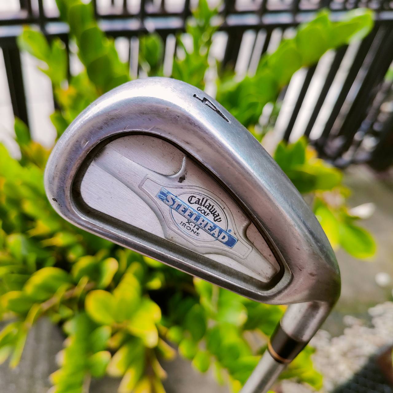 เหล็ก 4 Callaway STEEL HEAD X-14 เป็นเหล็กที่ตีง่าย และขนาดใบกำลังดี ก้านเสียบทะลุ ตีลอยง่าย ได้ฟีลลิ่ง มือใหม่ มือกลาง ตีสบายมากค่ะ ไม้กอล์ฟพรีเมี่ยมมือสอง ของแท้ By NakaraLuxurious