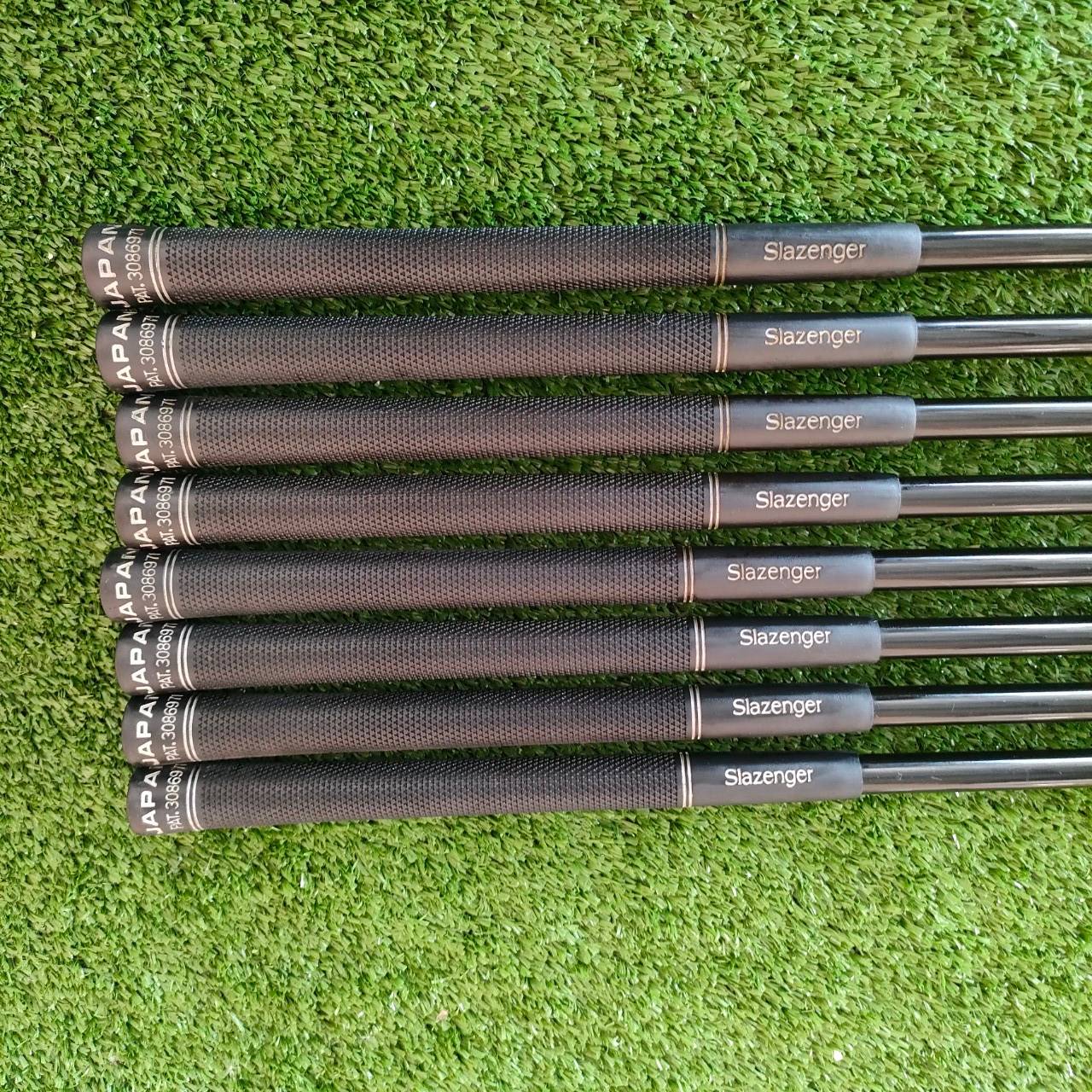 ชุดเหล็ก SLAZENGER SG901 มีเหล็ก 3-9 เเละ PW ก้าน SLAZENGER SL 55 FLEX R ชุดเหล็กตีไกลมากๆๆๆ หน้าไม้ ใส่แผ่นไทเทเนี่ยมอีกชั้น สามารถ สังเกตุได้จากรูปที่หน้าไม้ เหมาะสำหรับท่านที่ตีวงแบบสบายๆ และอยากได้ชุดที่ตีง่ายๆได้ระยะ ห้ามพลาดเด็ดขาด!!!