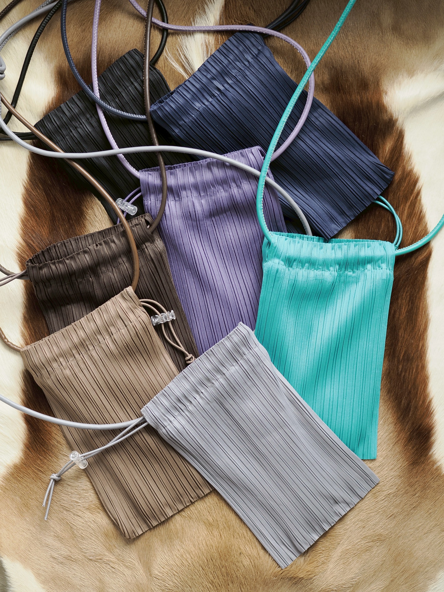 2MUAY รุ่น GJO998 กระเป๋าอัดพลีท PETITE PLEATED BAG 7 สี FREE SIZE