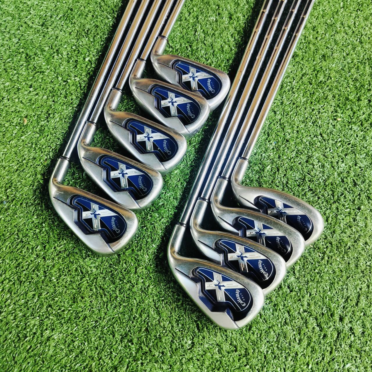ชุดเหล็ก Callaway X-18 เป็นรุ่นดัง ที่สร้างชื่อให้ Callaway จวบจนมาถึงปัจจุบัน ด้วยเทคโนโลยี ก้านเหล็ก UNI FLEX ของ X - 18 เป็นก้านพรีเมี่ยม สุดยอดจริงครับ ไม้กอล์ฟพรีเมี่ยมมือสอง ของแท้ By NakaraLuxurious