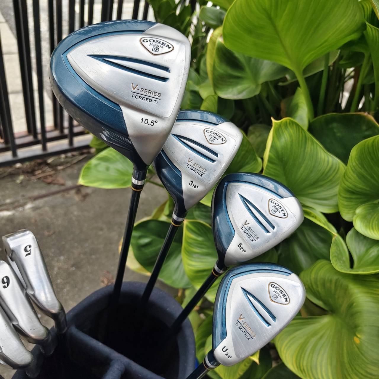 FULLSET GOSEN JAPAN V-SERIES ชุดพรีเมี่ยมญี่ปุ่น สุดคุ้ม! ได้หัวไม้ 4 ชิ้นจุกๆ ถุงกอล์ฟขาตั้ง