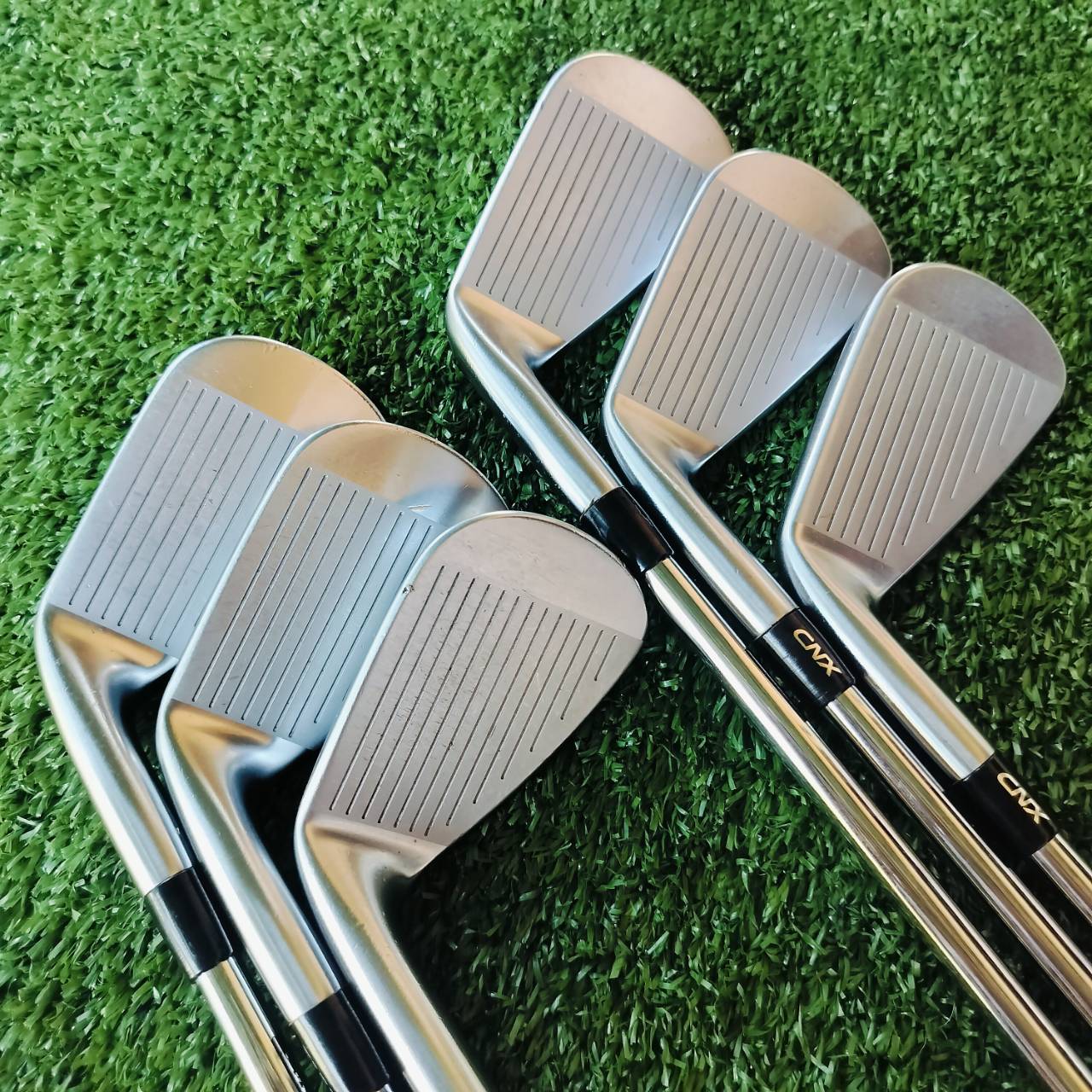 ชุดเหล็ก MIZUNO JPX900 GRAIN FLOW FORGED 1025 BORON ความรู้สึกนุ่มนวลที่แสนพิเศษไม่เหมือนใคร ไม้กอล์ฟพรีเมี่ยมมือสอง ของแท้ By NakaraLuxurious