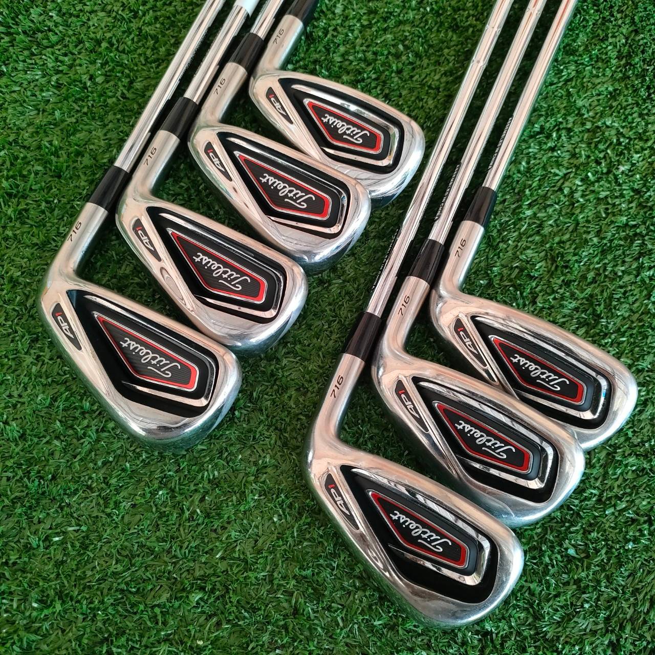 ชุดเหล็ก TITLEIST AP1 716 มีเหล็ก 5-9 เเละ PW SW ก้าน N.S.PRO 950 GH FLEX S สุดนี้สภาพสวยเดิม กริพใส่ GOLF PRIDE รุ่น กึ่งผ้าใบ ชิ้นละ 690 บาท ตอนนี้ ใบสภาพสวยมาก ก้านก็ดีมากทั้งชุด ตัว MADE IN JAPAN รุ่น 716 ตีดีมากกก ราคานี้ถูกที่สุดแน่นอน จองด่วนที่สุด
