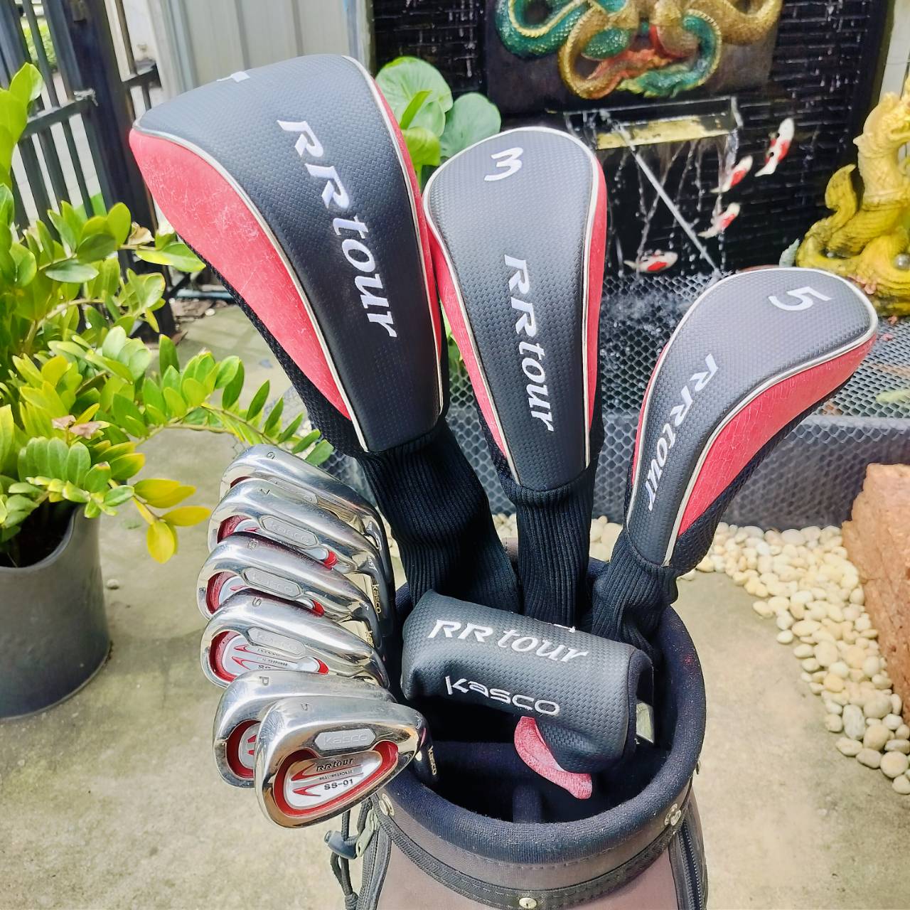ไม้กอล์ฟครบชุด KASCO RR TOUR ครบชุดเดิมๆทุกอย่าง มี COVER หัวไม้ และ COVER PUTTER พร้อทถุง KASCO เป็นชุดคุณภาพจากประเทศญี่ปุ่นวัสดุพรีเมี่ยม ไม้กอล์ฟพรีเมี่ยมมือสอง ของแท้ By NakaraLuxurious