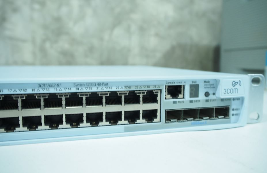 สวิตช์ 3Com Switch 4200G 48-Port สินค้ามือสอง มีประกัน