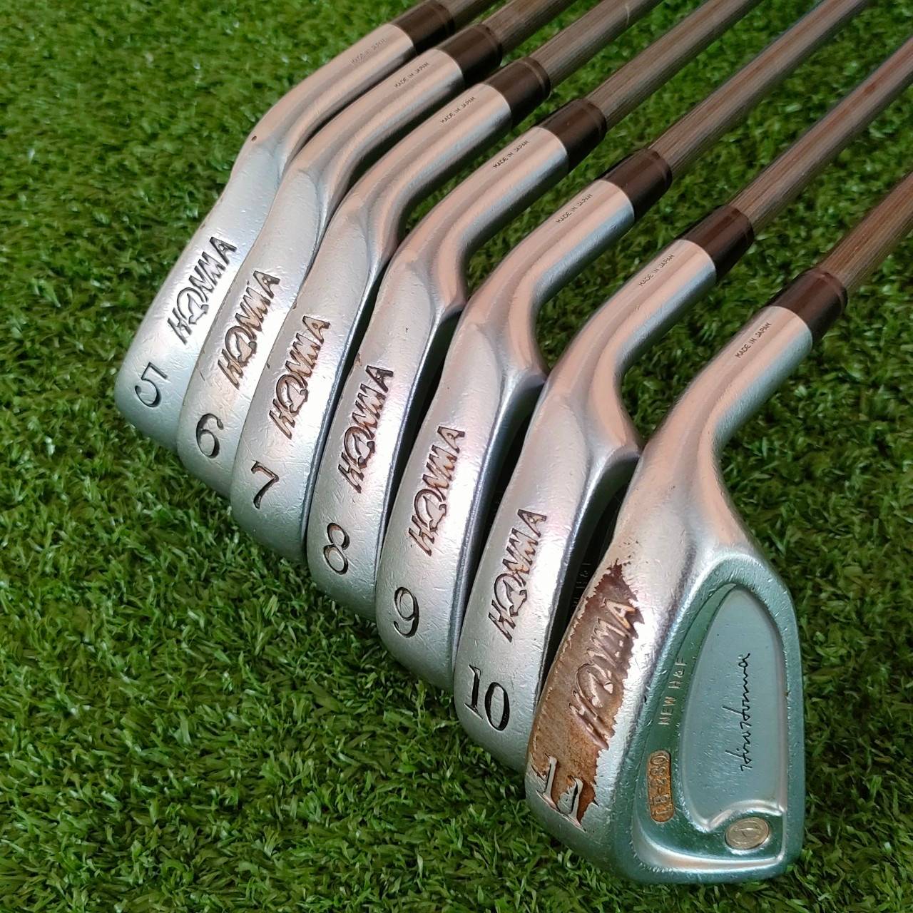 ชุดเหล็ก HONMA LB-280 ตัวนี้่เป็น NEW H&F ทอง24K มีเหล็ก 5 - 11 ก้าน Titanium FLEX R-1 **ก้านระดับ 2ดาว ** สุดยอดพรีเมี่ยม ไม้กอล์ฟมือสอง ของแท้ BY NakaraLuxurious