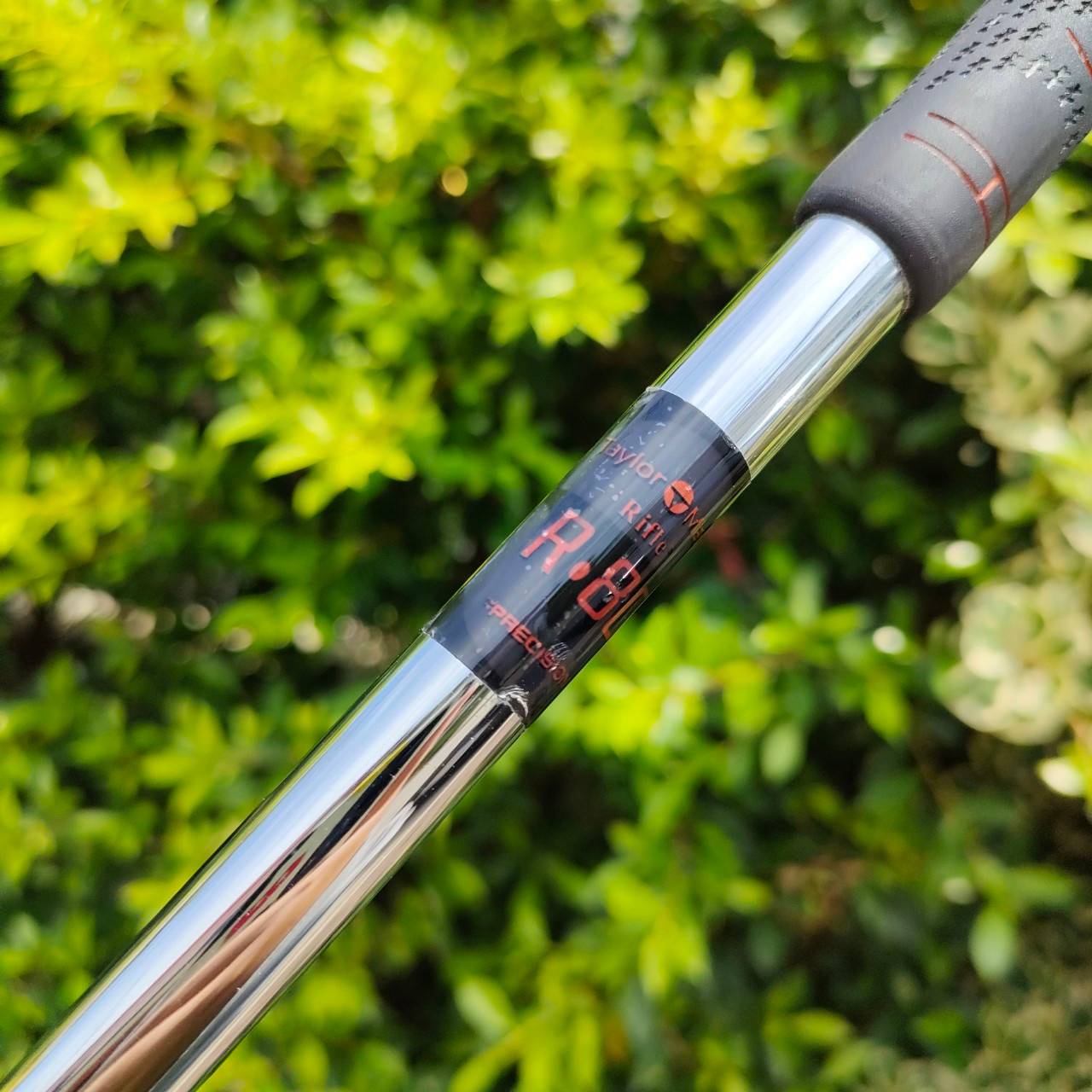 ชุดเหล็ก TAYLORMADE FIRESOLE มีเหล็ก 3-9 เเละ PW ก้าน TAYLORMADE FLEX R เหล็กสุดยอดตำนาน ตีดีแบบสุดๆ วัสดุไทเทเนี่ยม และยังมีใส่ทังสเตน ไว้ในเหล็กยาว เพื่อเพิ่มการชดเชย และให้ลูกลอยง่าย น้ำหนักฟีลลิ่งใส่เต็ม ระยะจึงมาเต็มมากๆ สปินดีจัด ตีง่ายมาก