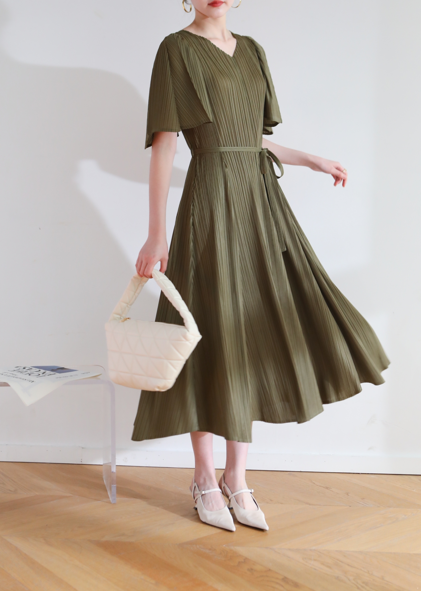 2MUAY รุ่น GJO3653 เดรสผู้หญิง เดรสพลีทคุณภาพ 10สี FREE SIZE V NECK FLARE SLEEVE PLEATED DRESS