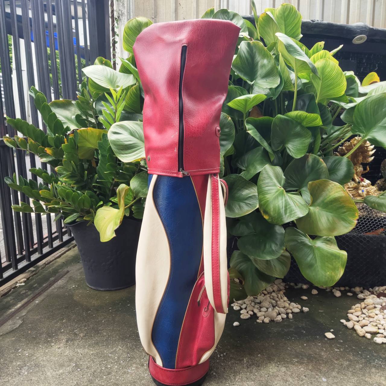 ถุงกอล์ฟ Miller Pro Only รุ่นวินเทจ หนังแท้ แบรนด์ดังมาก หายาก