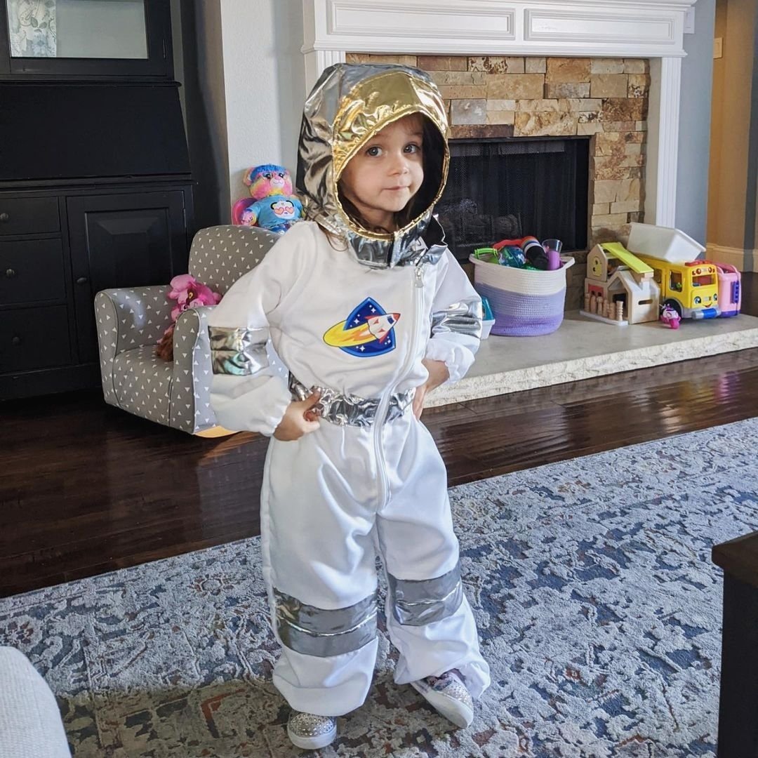 ชุดแฟนซีนักบินอวกาศ ฟรีไซส์ 3-6 ขวบ สูง 100-135 cm Melissa & Doug รุ่น 8503 Astronaut Role Play Costume Set รุ่น 8503 ของเล่นเสริมพัฒนาการเด็ก