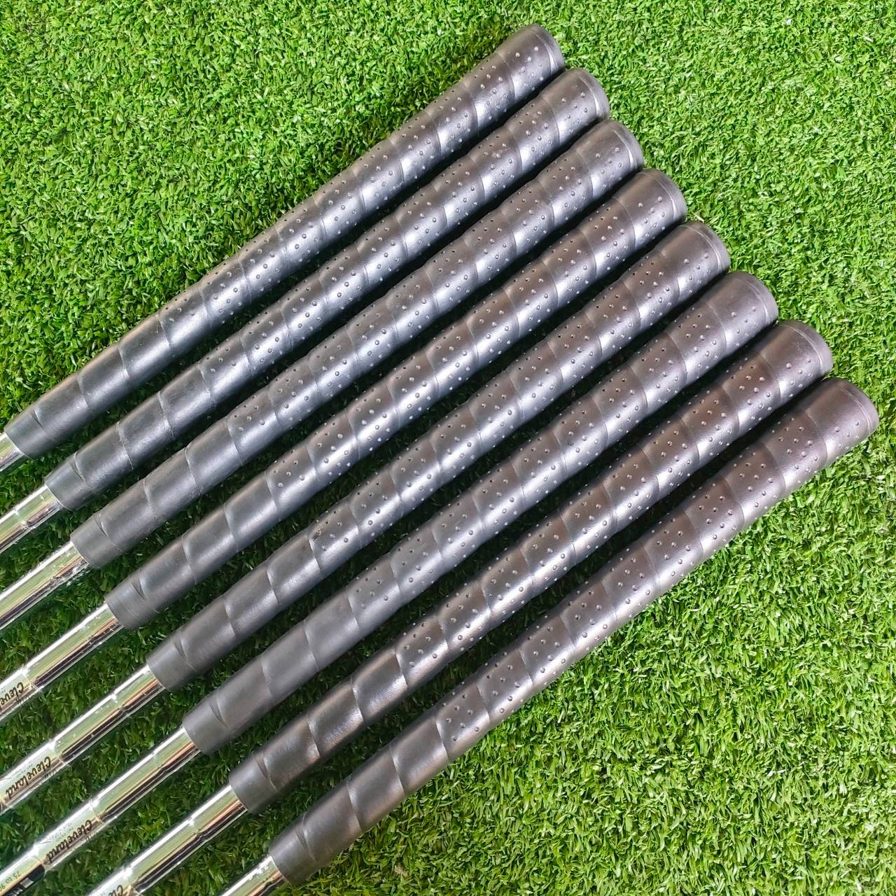 ชุดเหล็ก CLEVELAND VAS+ มีเหล็ก 4-9 เเละ PW SW ก้าน CLEVLAND FLEX MEDIUM ประมาณ FLEX SR สติ๊กเกอร์ที่ก้านครบ สวยเดิมๆทั้งชุดเลยค่ะ ไม้กอล์ฟพรีเมี่ยมมือสอง ของแท้ By NakaraLuxurious