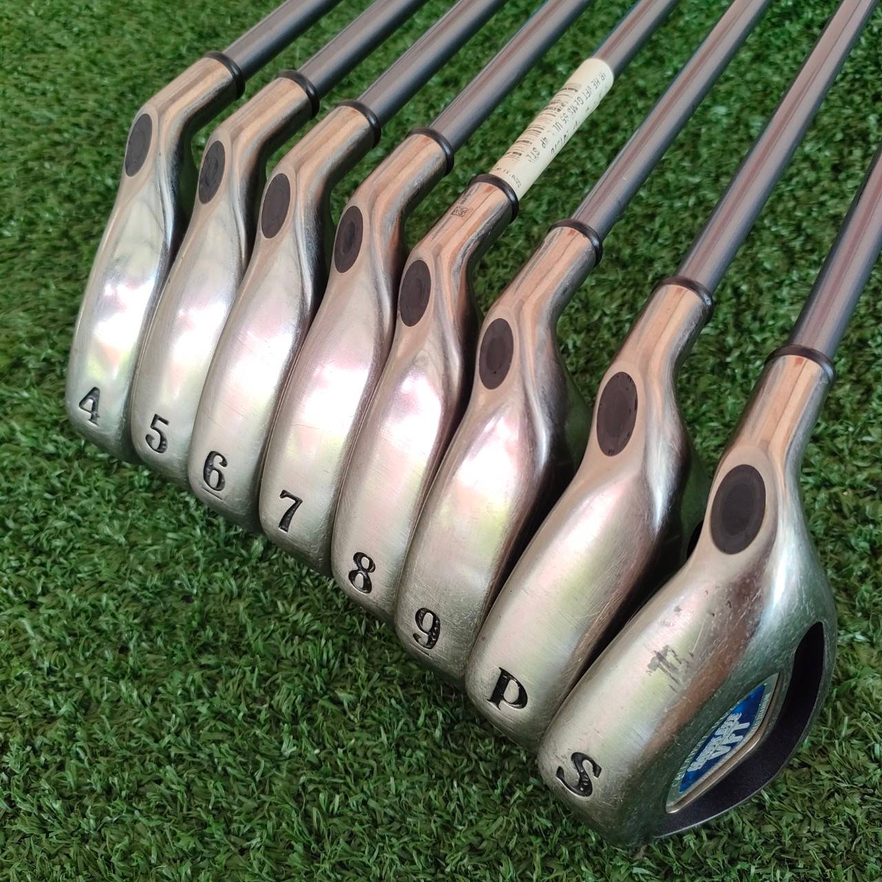 **ไม้กอล์ฟสำหรับผู้หญิง** ชุดเหล็ก CALLAWAY HAWK EYE VFT มีเหล็ก 4-9 เเละ PW SW ก้าน GEMS 55 FLEX L ก้าน GEMS เป็นก้านพรีเมี่ยมสุด ออกแบบมาสำหรับคุณผู้หญิงโดยเฉพาะ ไม้กอล์ฟมือสอง ของแท้ BY NakaraLuxurious