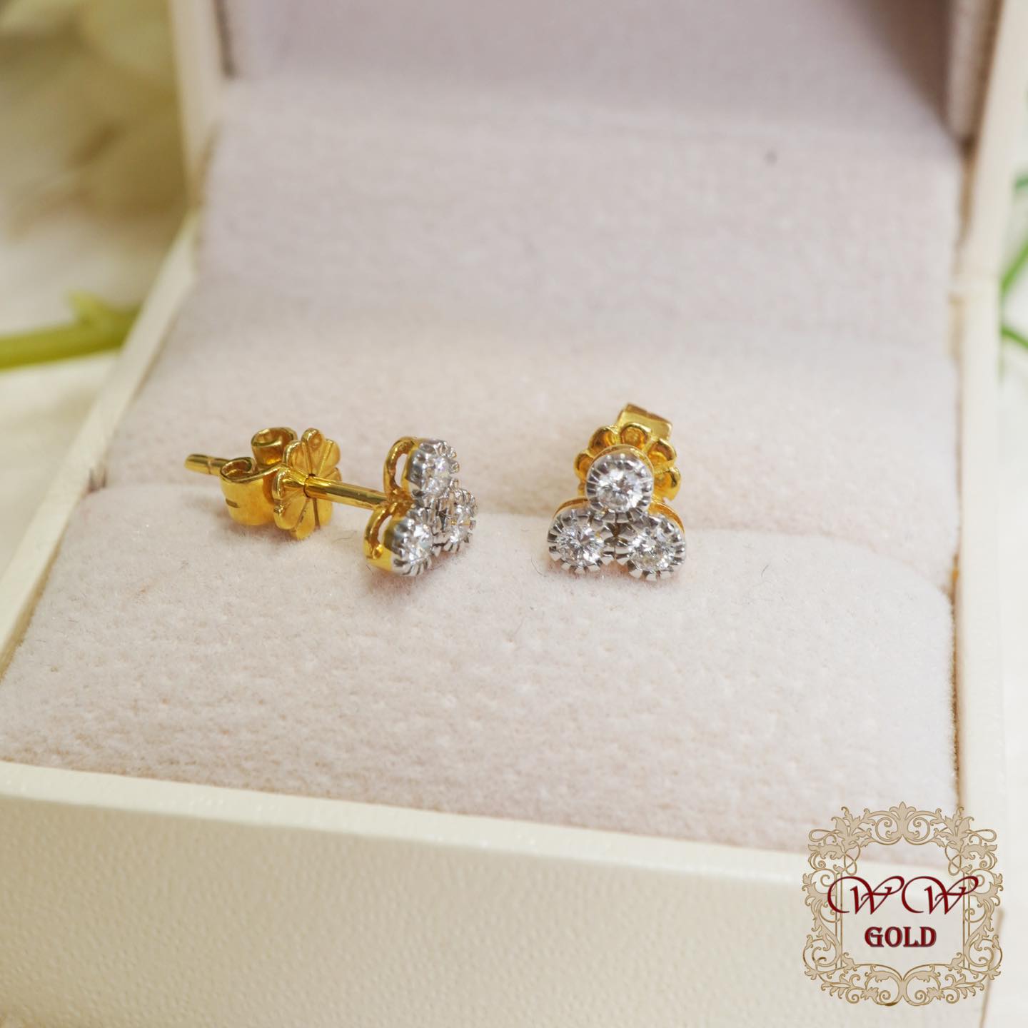 ต่างหู 3 เม็ด ราคา 10,xxx.-