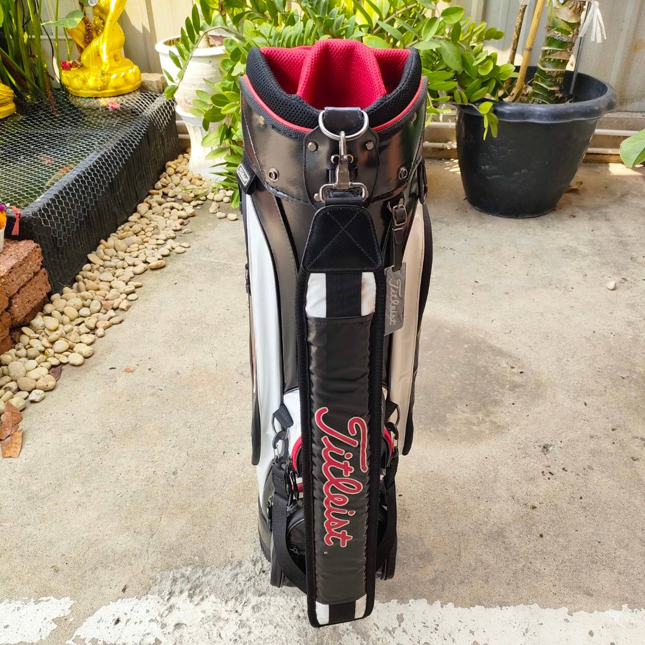 ถุงกอล์ฟ TITLEIST มือสอง สภาพสวยนางฟ้ามากกกกก ถุงสวยเท่ น่าใช้มากค่ะ พรีเมี่ยมมือสอง ของแท้ By NakaraLuxurious