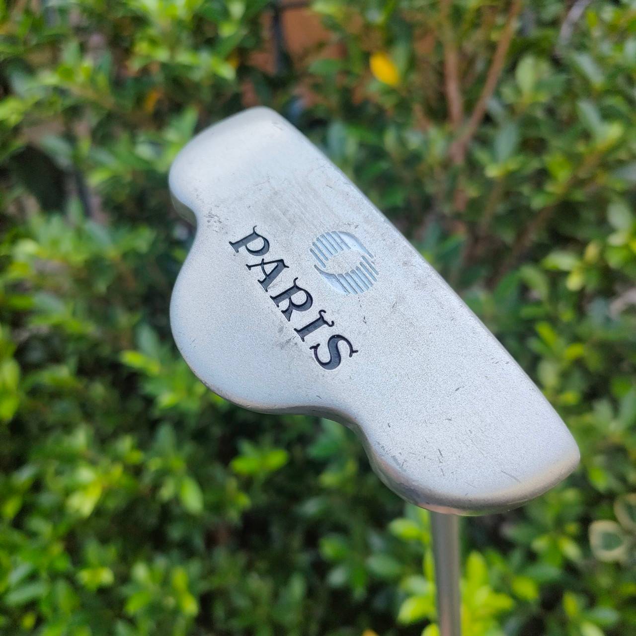 PUTTER PARIS ก้านกราไฟต์ TRIPLE FORCE ความยาว 33 นิ้ว เล็งง่าย ด้านหลังมีบอลอีกหนึ่งลูก และมีขีด พัตต์ง่ายมากๆครับ