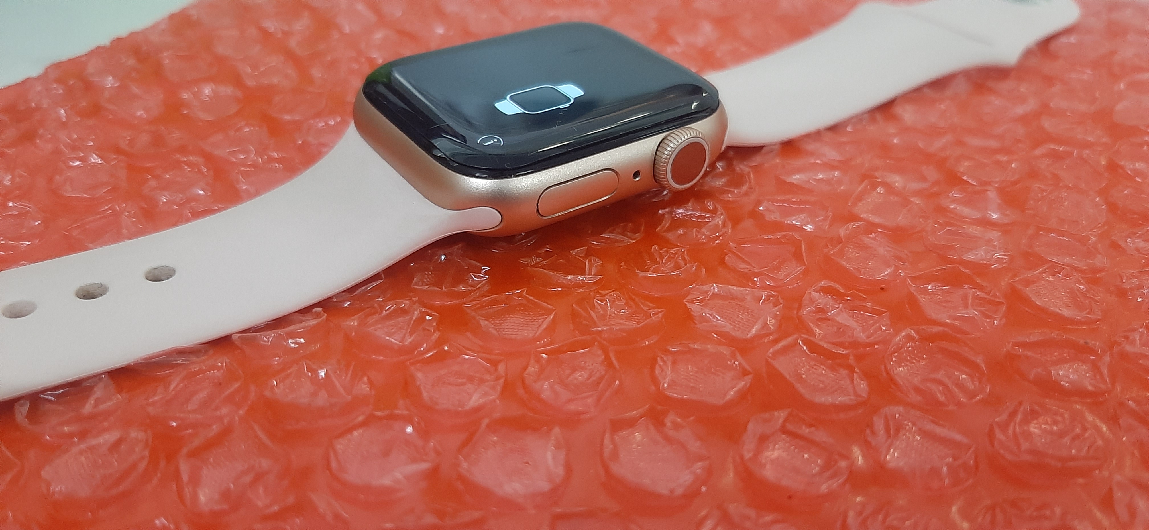 แอ็ปเปิ้ล วอช มือสอง Series6 สายสีชมพู ประกันร้าน 1 เดือน