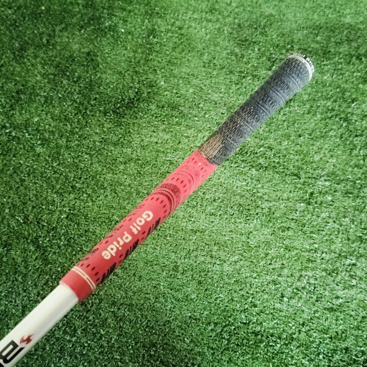 Driver Taylormade BURNER DRAW แก้ปัญหาท่านที่ชอบตี FADE ให้ตีตรงขึ้น กระดองเคฟล่า จุด CG ต่ำ หัวใหญ่ หน้าสวีตสปอตกว้างเน้นตีง่ายๆ ไม้กอล์ฟพรีเมี่ยมมือสอง ของแท้ By NakaraLuxurious