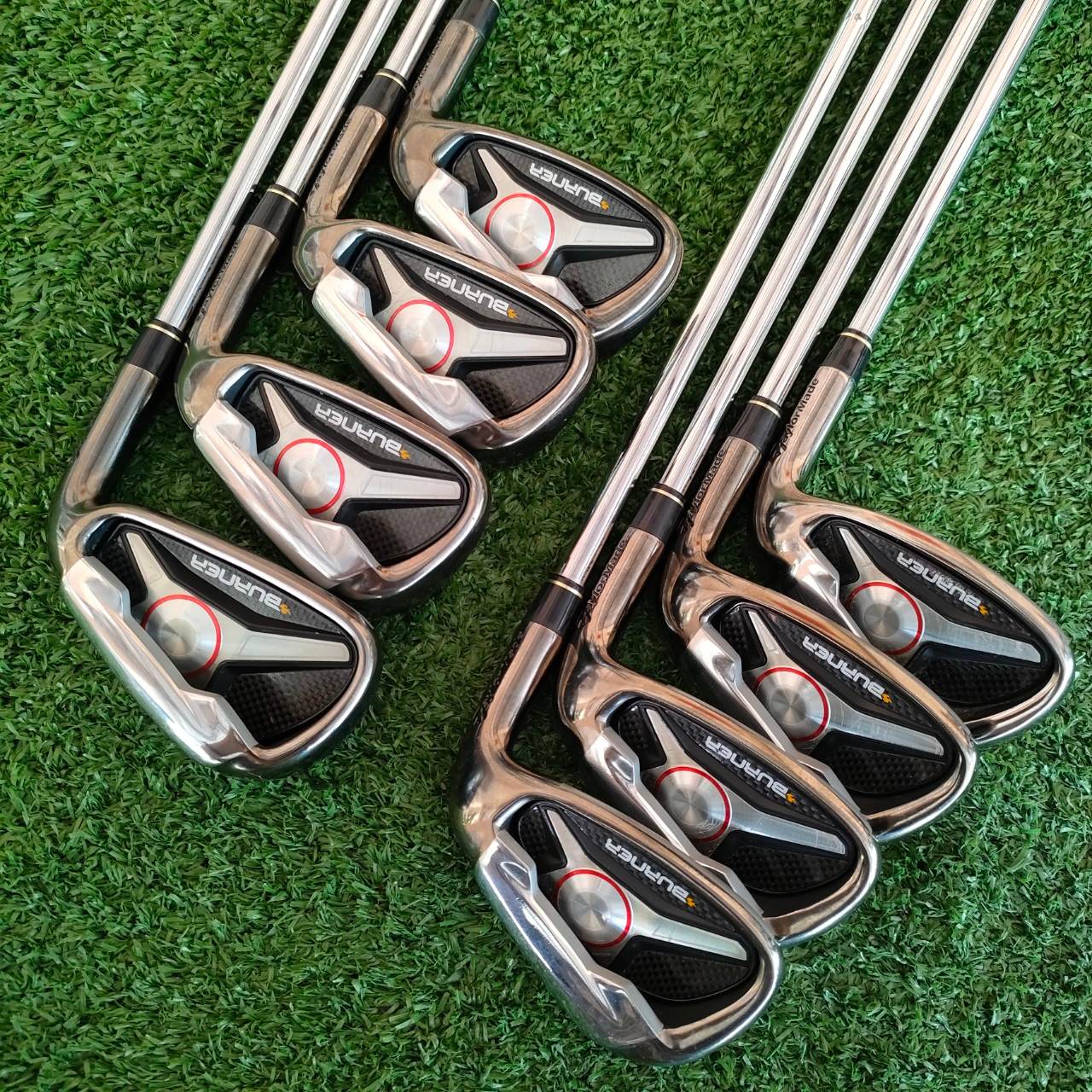 ชุดเหล็ก TAYLORMADE BURNER มีเหล็ก 5-9 เเละ PW AW SW ก้าน N.S.PRO 950 GH FLEX R ก้านเหล็กเบาเพียงแค่ 95 กรัม, ตีระยะได้ไกลขึ้น และสีรมดำ สภาพสวยเดิมหมด ก้านเดิม กริพเดิม!! ไม้กอล์ฟมือสอง ของแท้ BY NakaraLuxurious