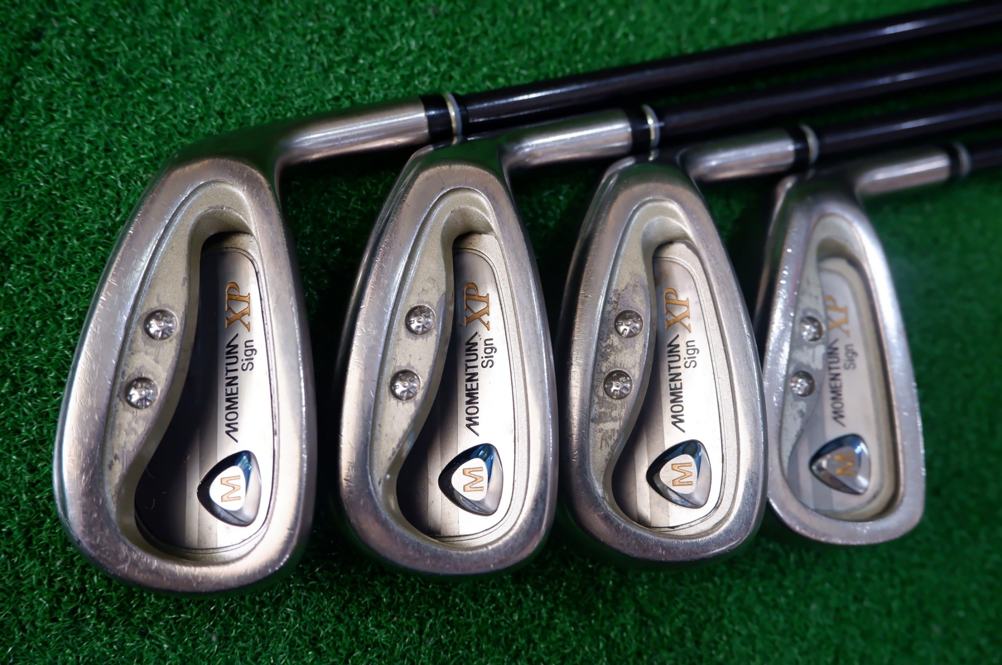 IRON SET MOMENTUM XP SIGN