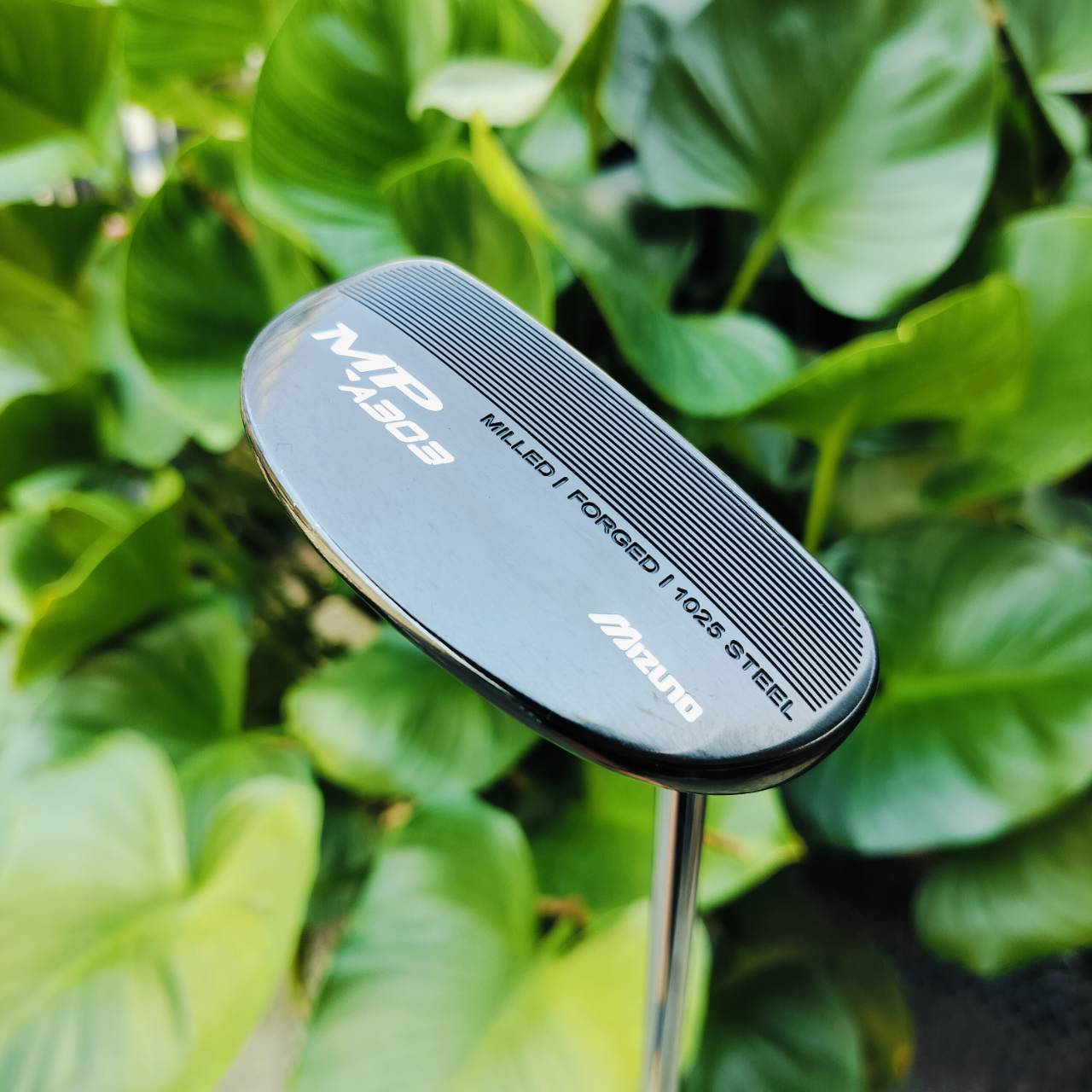 PUTTER MIZUNO MPA303 MILLED FORGED 1023 STEEL ความยาว 34 นิ้ว กริพ GOLF PRIDE เป็นสุดยอดของสุดยอดพัตเตอร์ ไม้กอล์ฟพรีเมี่ยมมือสอง ของแท้ By NakaraLuxurious