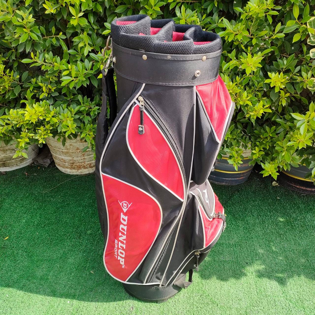 ถุงกอล์ฟ DUNLOP SPORT มือสอง ช่องใส่ของเยอะ มี 10 ช่อง ถุงเบา กันน้ำ แข็งแรงครับ น่าใช้มากๆ มือสอง ของแท้ BY NakaraLuxurious
