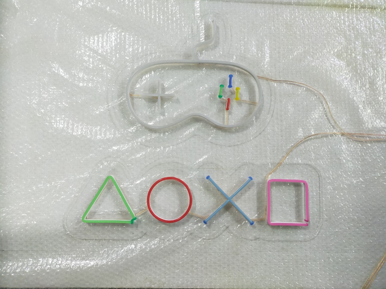 ไฟนีออน เฟค