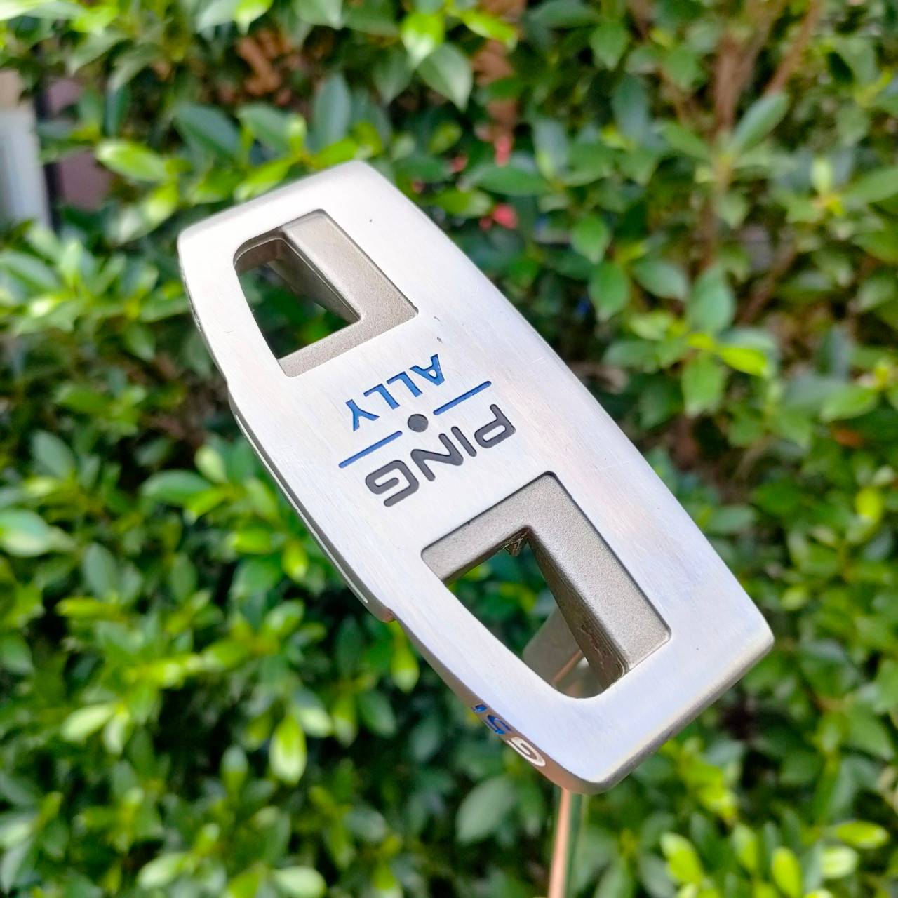 PUTTER PING ALLY G5I ความยาว 34 นิ้ว ด้านหลังยื่น กระจายน้ำหนัก หน้าสัมผัสดีมาก มีเส้นเล็ง พัตต์ง่ายมากๆ