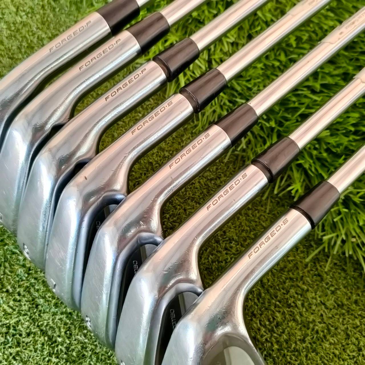 ชุดเหล็ก NIKE VR FORGED PRO COBO มีเหล็ก 4 - 9 PW เหล็ก FORGED คุณภาพสูง ก้าน DYNAMIC GOLD R200 ดีมากๆ เป็นชุดเหล็กสุดยอดคุณภาพอีกชุดนึงเลยครับ