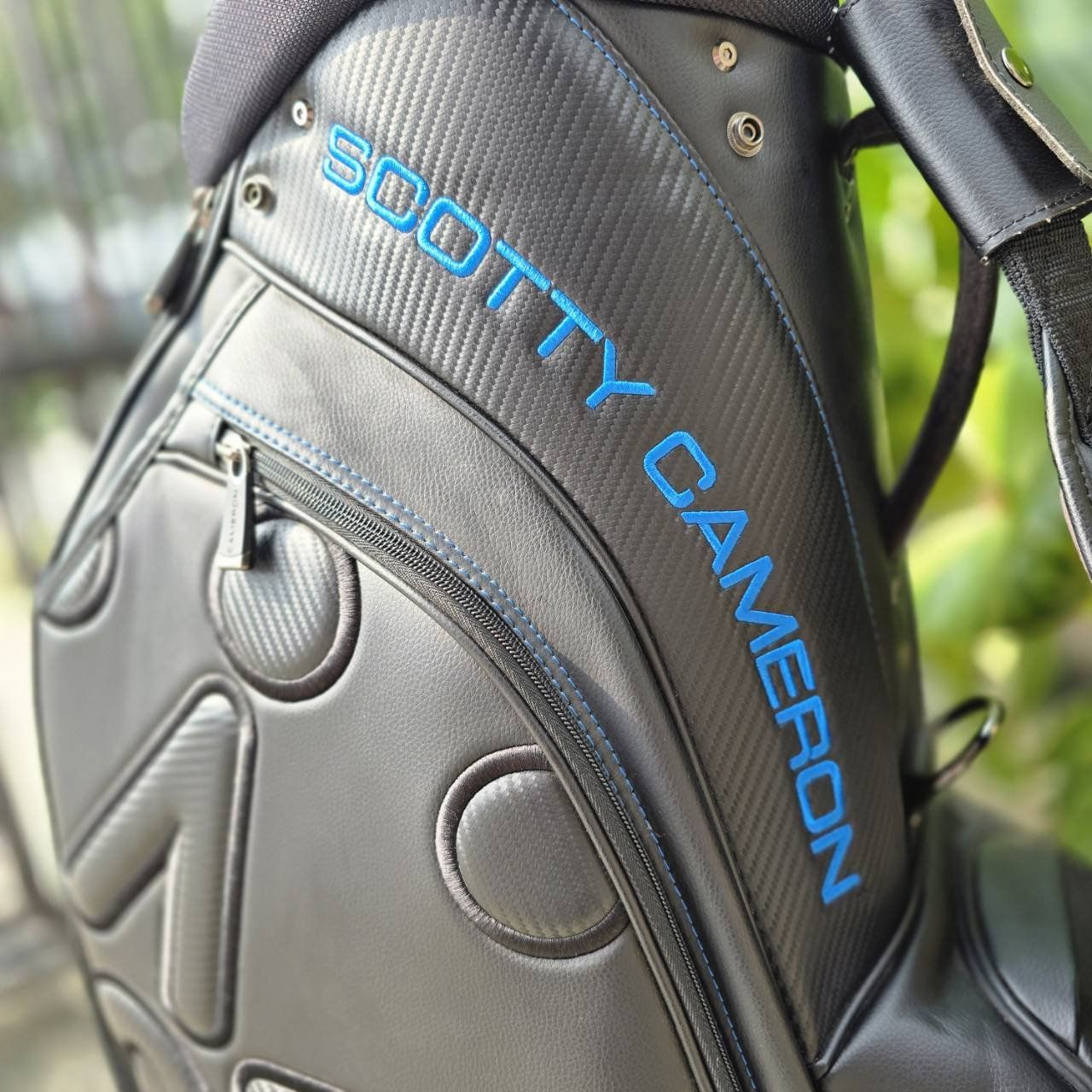 ถุงกอล์ฟ SCOTTY CAMERON TOUR ONLY BACK IN BLACK STAFF BAG RARE TITLEIST CIRCLE T 2019 ของแท้ มือสอง สภาพสวยเดิมตามภาพ หายากมากค่ะ