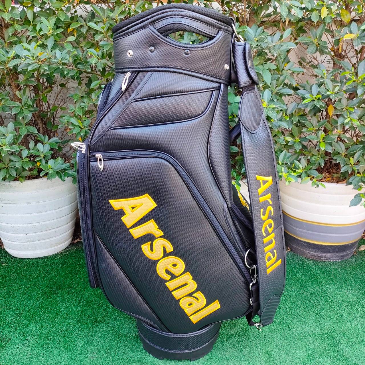 ถุงกอล์ฟ ARSENAL มือหนึ่ง ถุง TOUR ใบใหญ่ วัสดุดีมาก ใหม่ไม่เคยใช้งานครับ