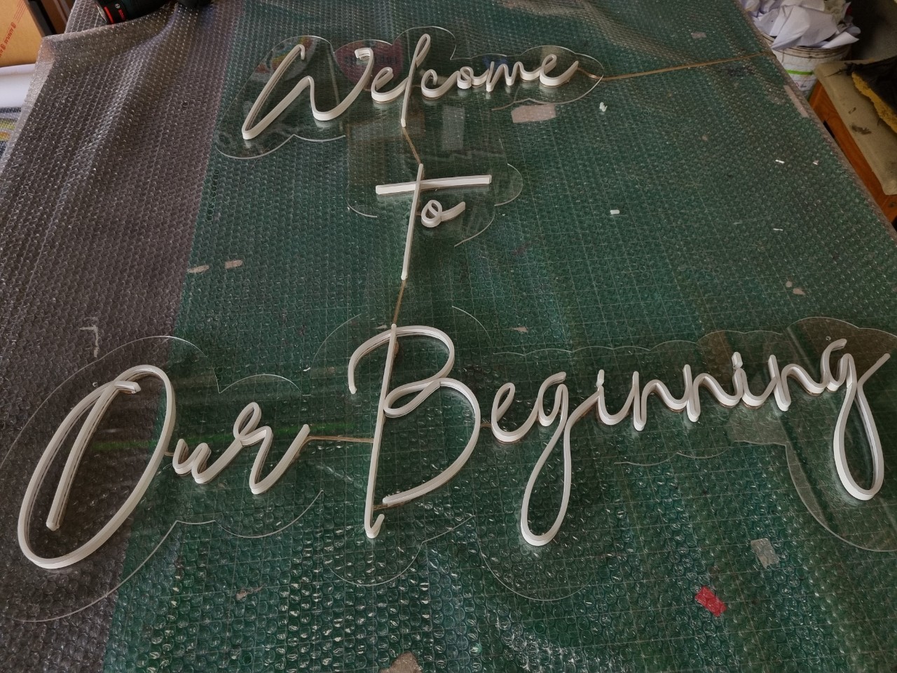 '' ป้ายไฟดัดนีออนเฟล็กซ์ '' ขนาด 99x99 cm