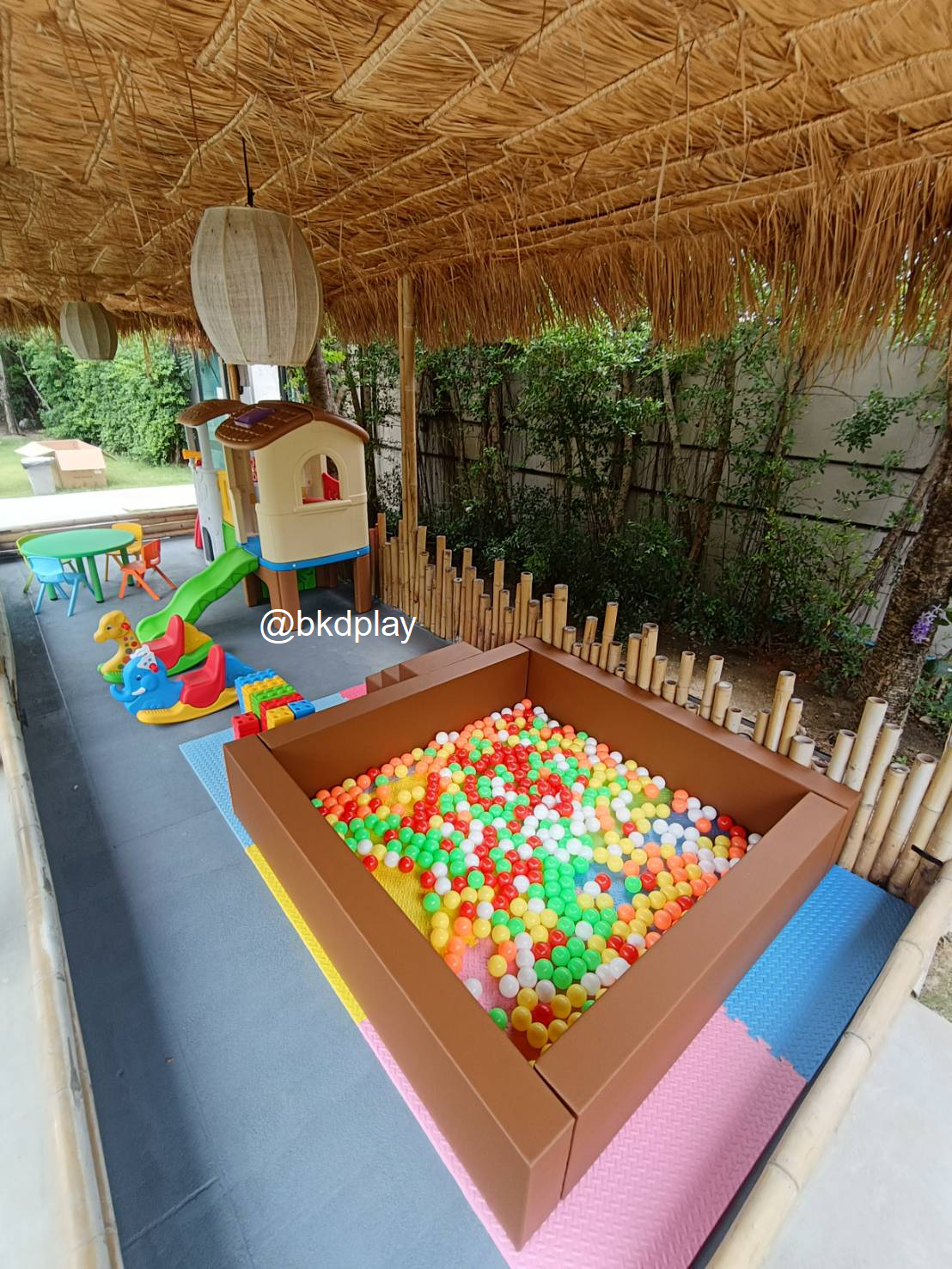 บ่อบอลพร้อมบันได ห้องบอล คอกกั้นเด็ก บุนวมนิ่ม,คอกกั้น, เบาะนุ่มนิ่ม หนัง soft play, indoor playground ของเล่นเสริมพัฒนาการ รับสั่งทำบ่อบอล ตามขนาด