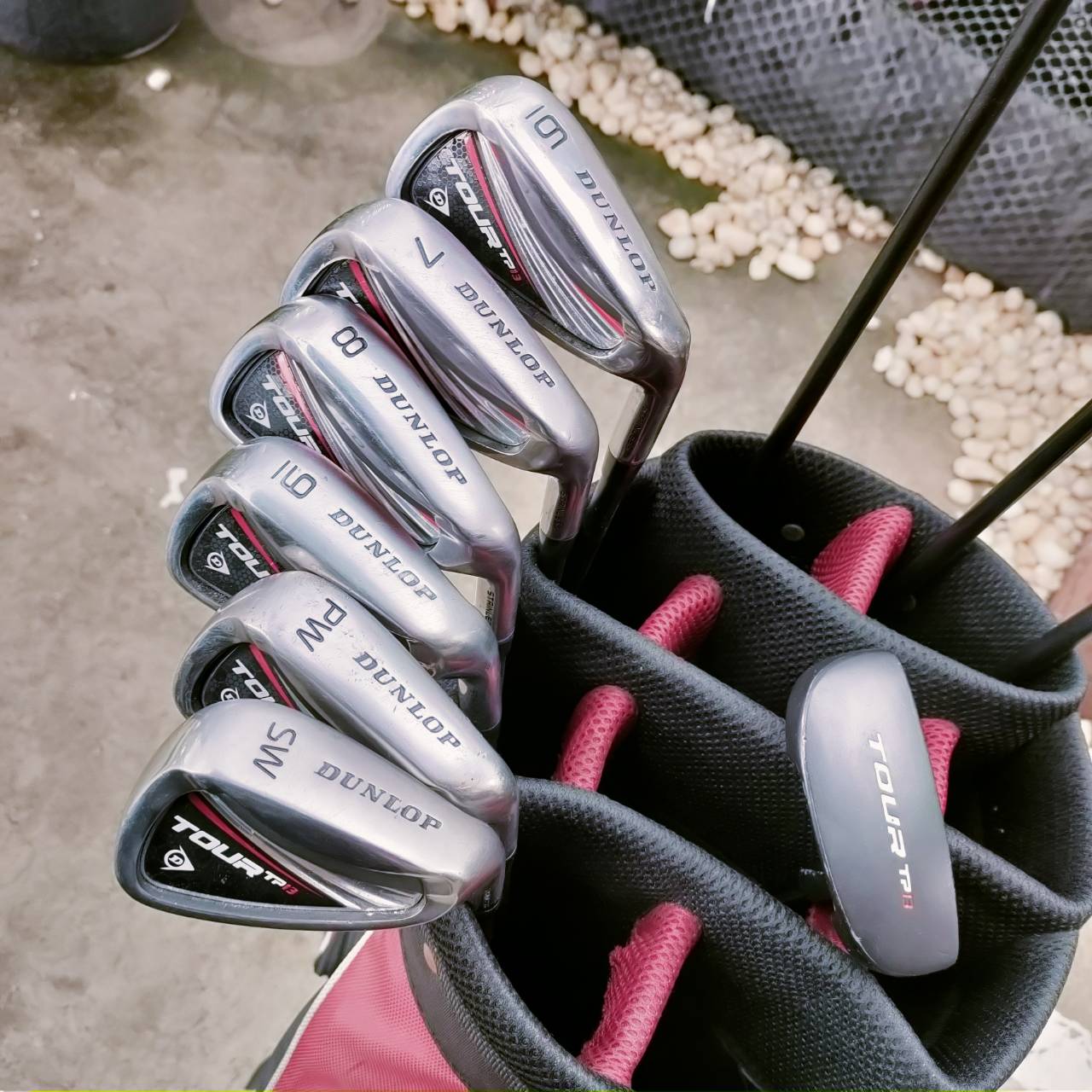 ไม้กอล์ฟครบชุด DUNLOP TOUR TP13 สภาพเดิมทุกไม้ ถุงเดิมตรงรุ่น ไม้ครบชุด พร้อมออกรอบได้เลยค่ะ ไม้กอล์ฟพรีเมี่ยมมือสอง ของแท้ By NakaraLuxurious