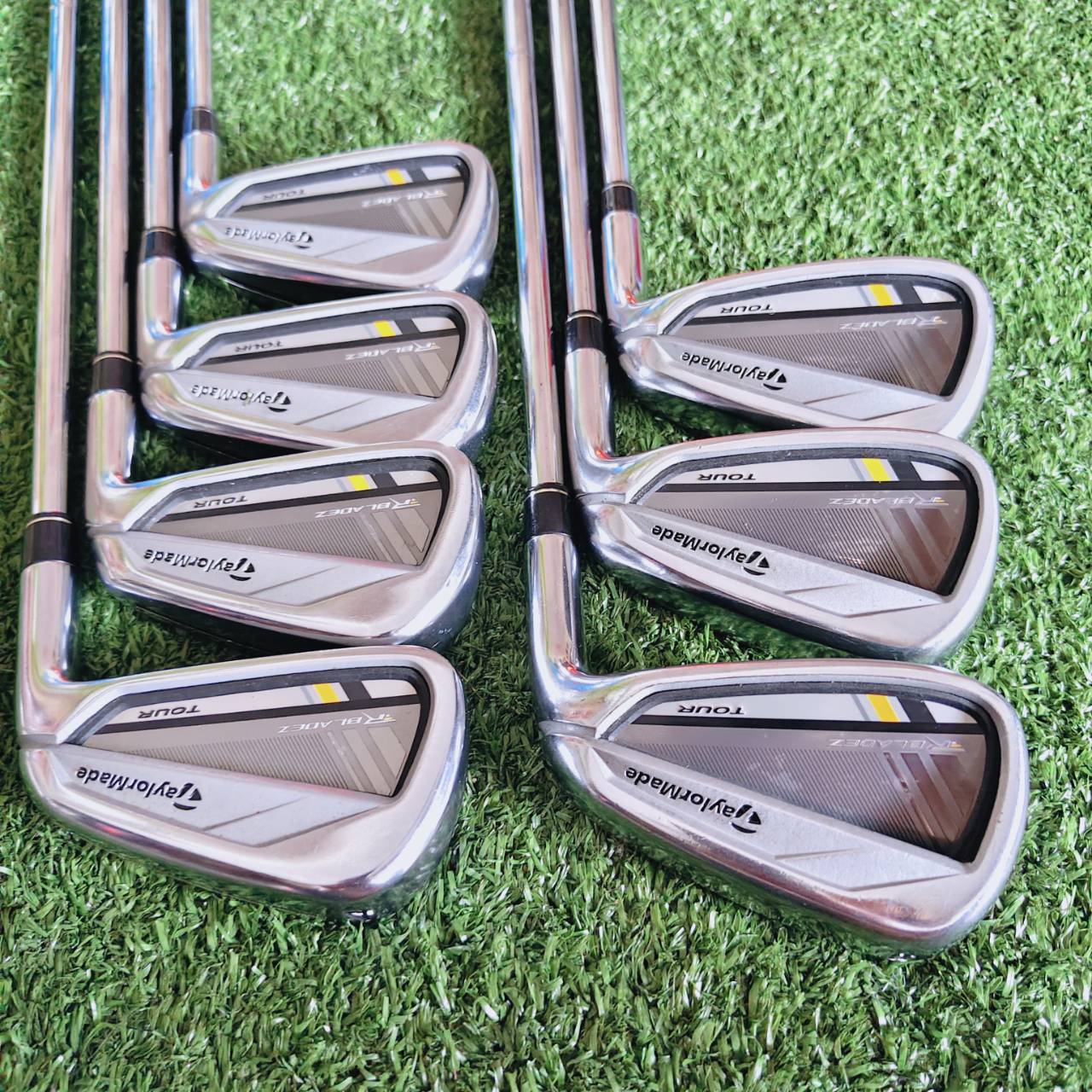 TaylorMade RocketBladez Tour Clean & Classy Design: หัวเหล็กบาง สวยงาม ไม่มีความหนาหลังท็อปไลน์
