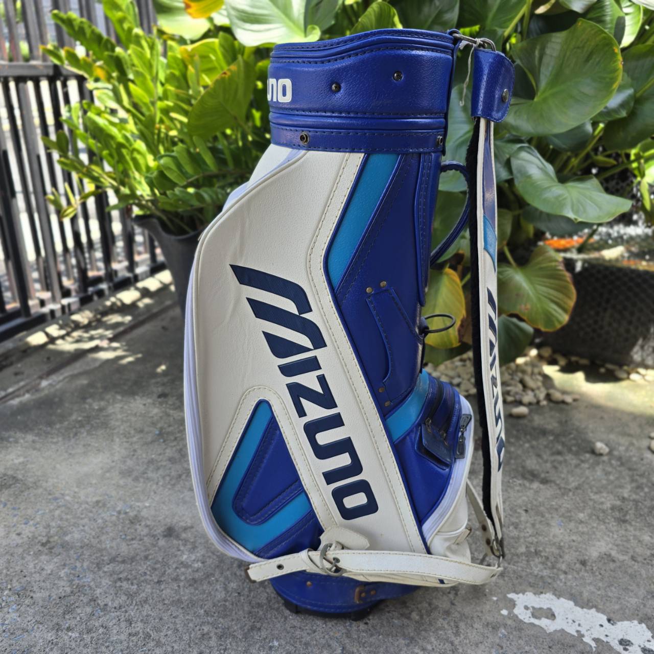 ** ไม่มี COVER นะคะ ** ถุงกอล์ฟ MIZUNO ของแท้ มือสอง สภาพสวยมากเดิมๆ ภายในบุกะมะหยี่สวยมากค่ะ