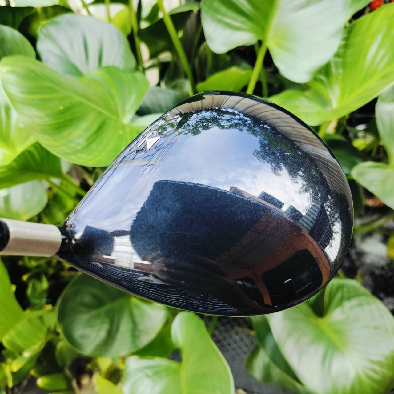 DRIVER TITLEIST 909D2 องศา 9.5 ก้าน TOUR AD MJ - 6S ก้านสุดพรีเมี่ยม หัวใหญ่ ตีง่าย ตีไกล และ Titleist ตีสนุกมากๆ ราคารุ่นนี้ลงเยอะ ของดีราคาถูกจริงๆ พลาดไม่ได้!!! ไม้กอล์ฟพรีเมี่ยมมือสอง ของแท้ By NakaraLuxurious