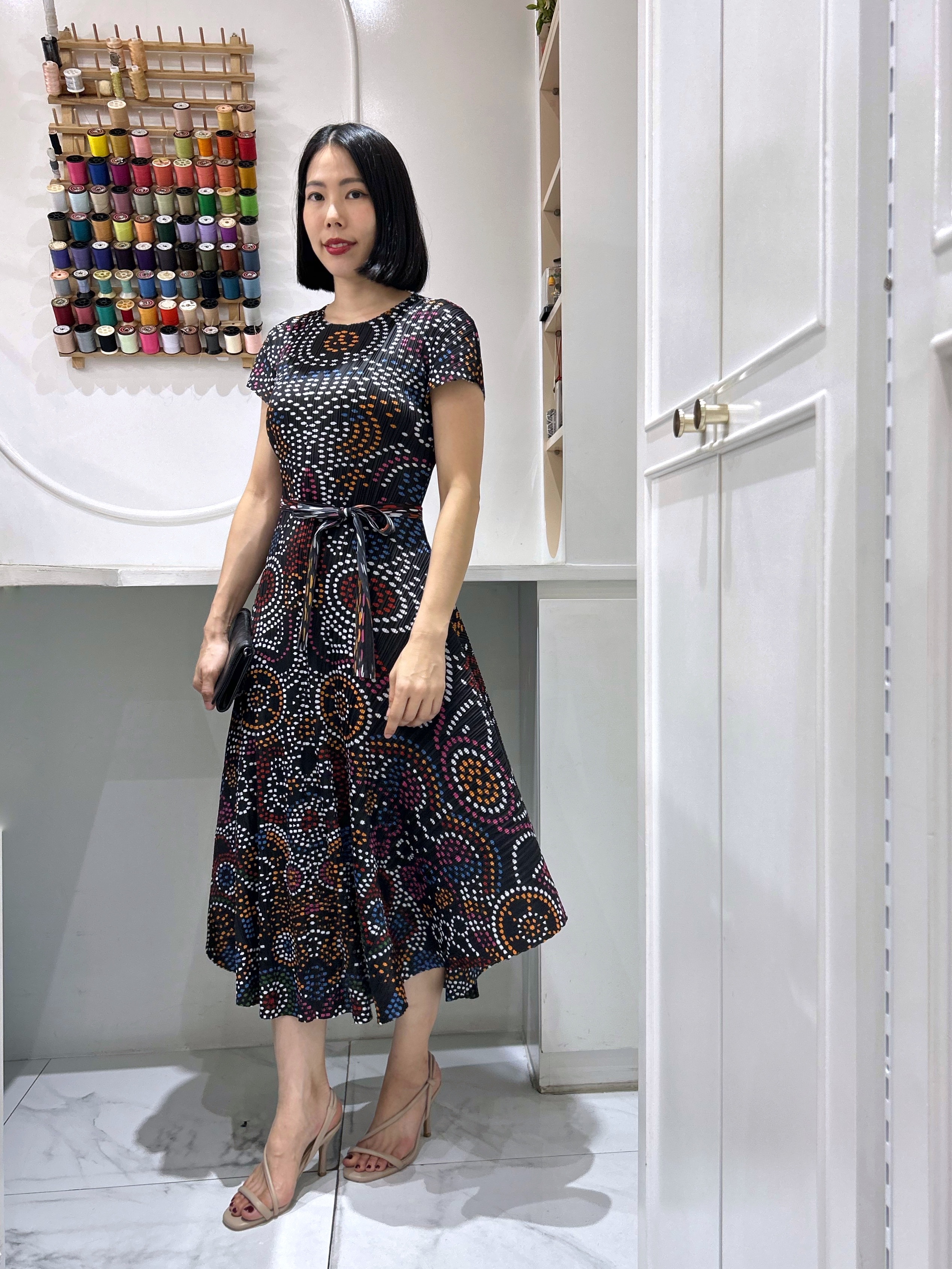 2MUAY รุ่น GA96990 เดรสอัดพลีท ROUND NECK PRINTED PLEATED DRESS สีดำ FREE SIZE