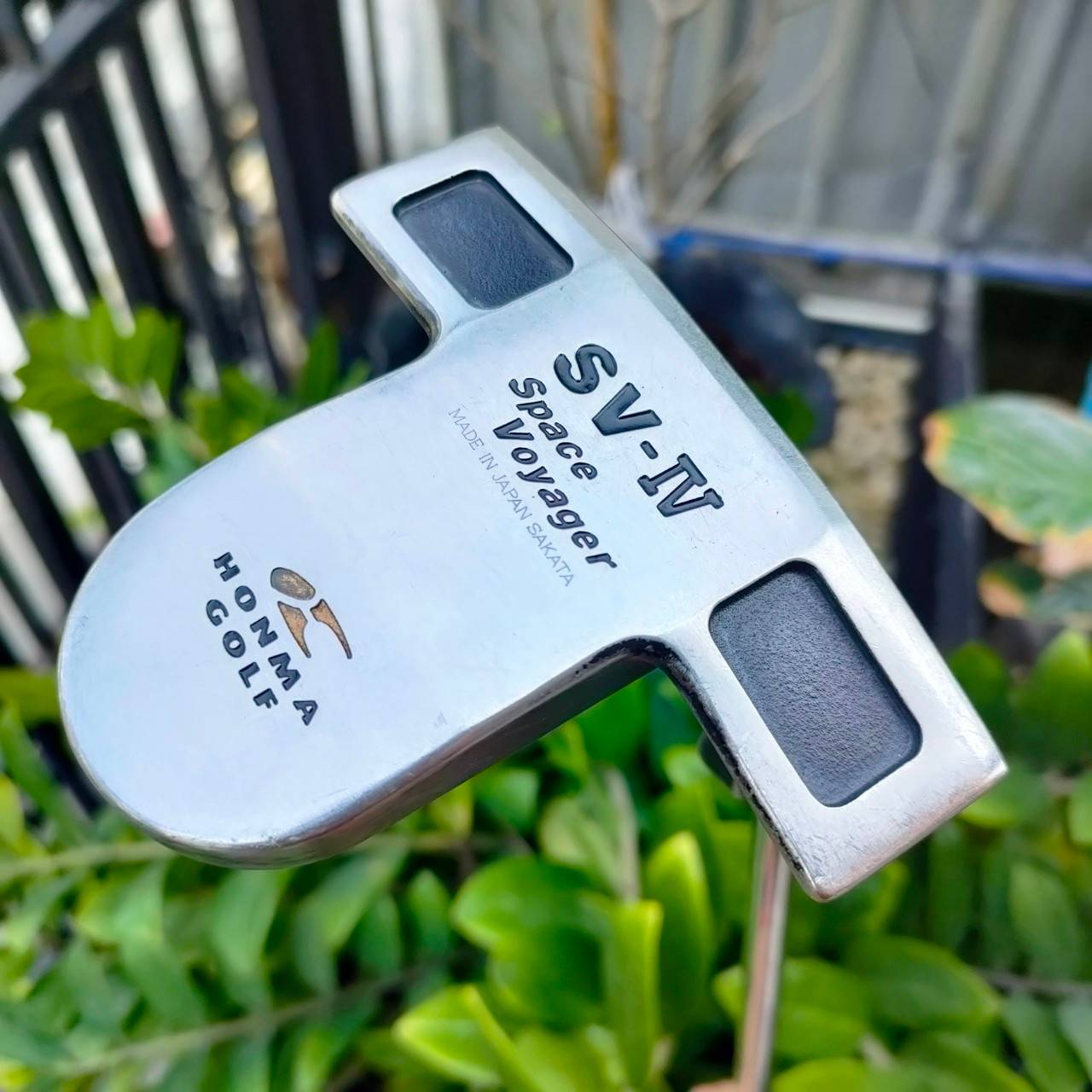 PUTTER HONMA SPACE VOYAGER SV-IV ความยาว 35 นิ้ว กริฟ SUPER STROKE เต็มมือ MADE IN JAPAN SAKATA เป็นพัตเตอร์ HONMA ที่ทรงดีมากๆ เส้นเล็งยาวๆ แม่นๆ สโตรคง่าย ไม้กอล์ฟพรีเมี่ยมมือสอง ของแท้ By NakaraLuxurious